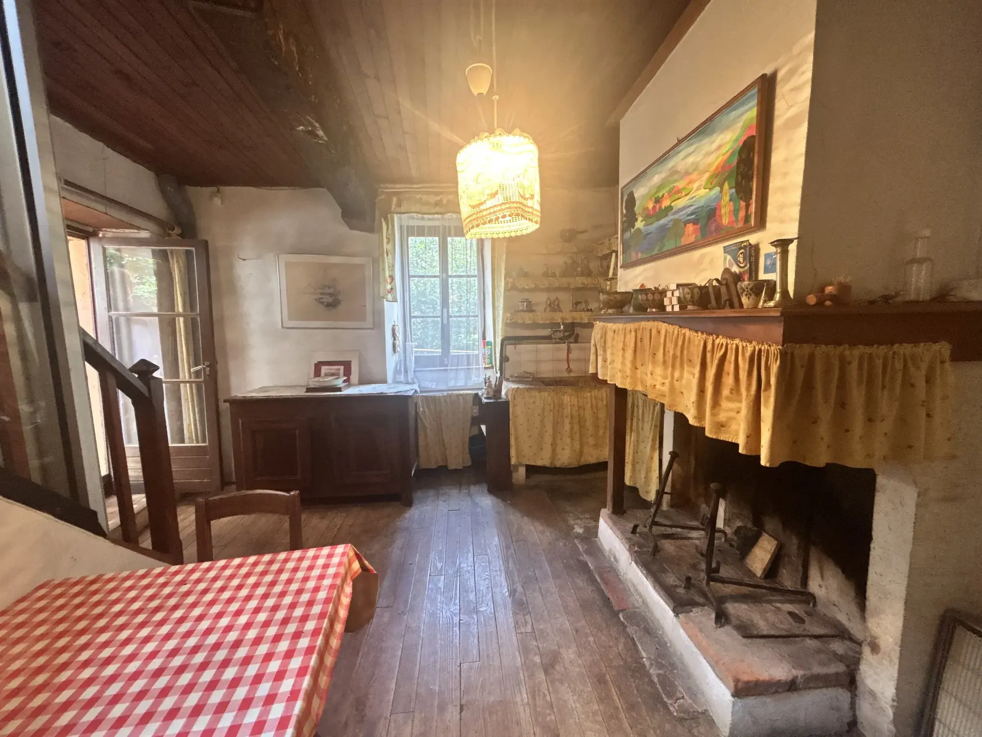 Grande maison de village à rénover de 200 m² avec jardin et cave en Vallée de l'Arize 