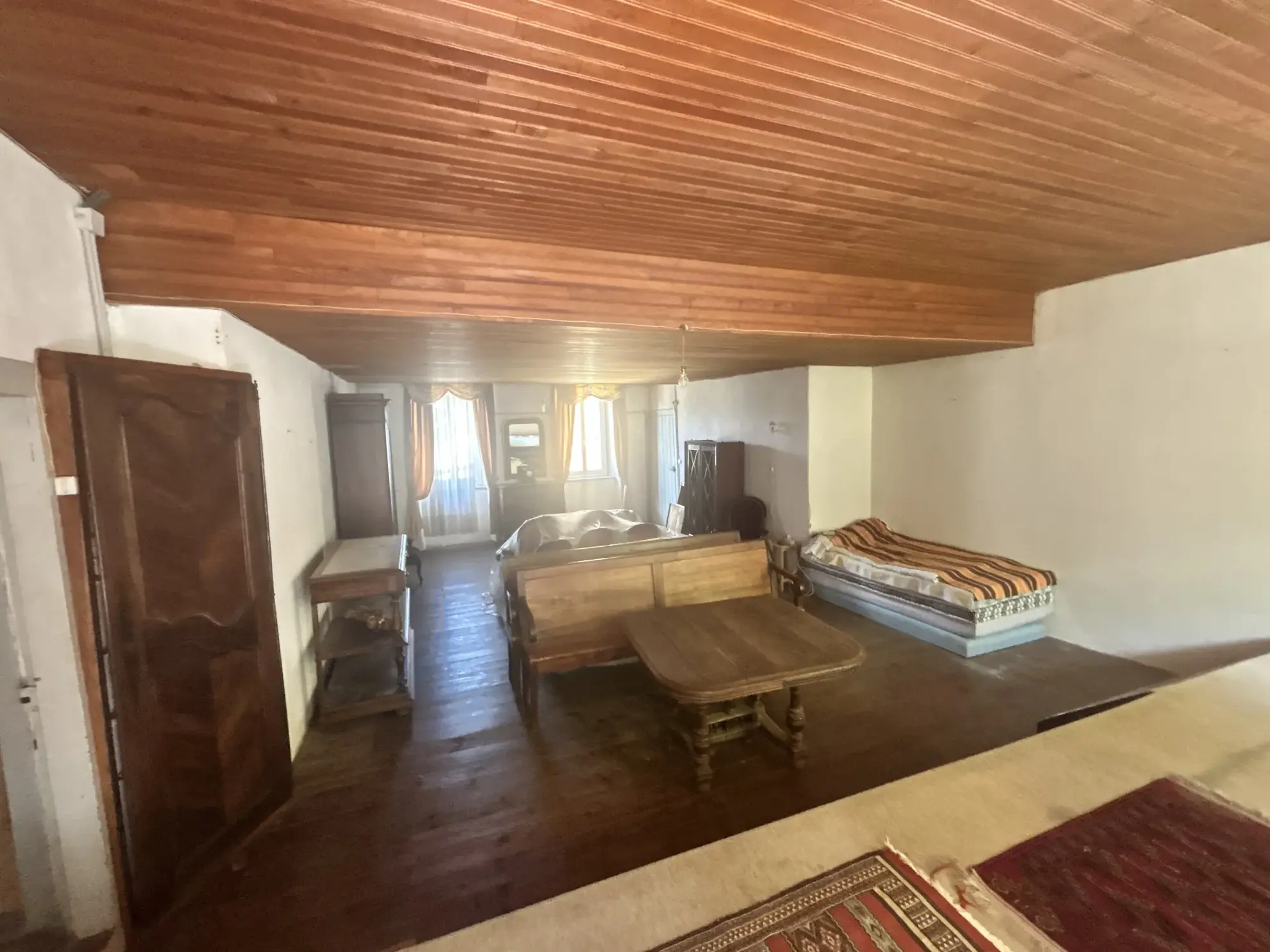 Grande maison de village à rénover de 200 m² avec jardin et cave en Vallée de l'Arize 