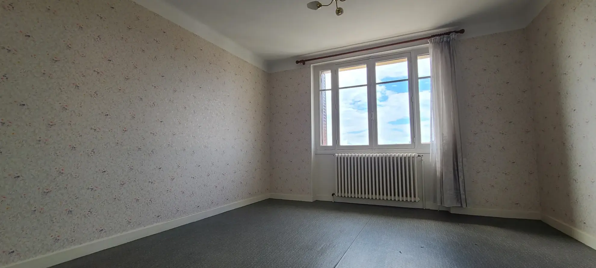 Charmante villa de plain-pied proche de Marmande avec 3 chambres et grand garage 