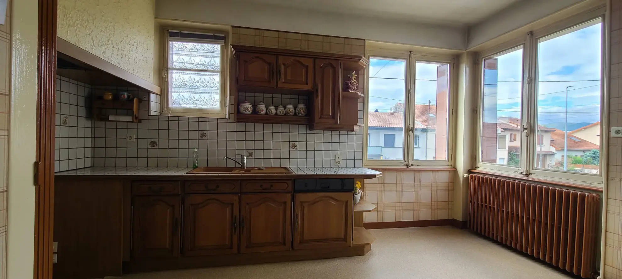 Charmante villa de plain-pied proche de Marmande avec 3 chambres et grand garage 