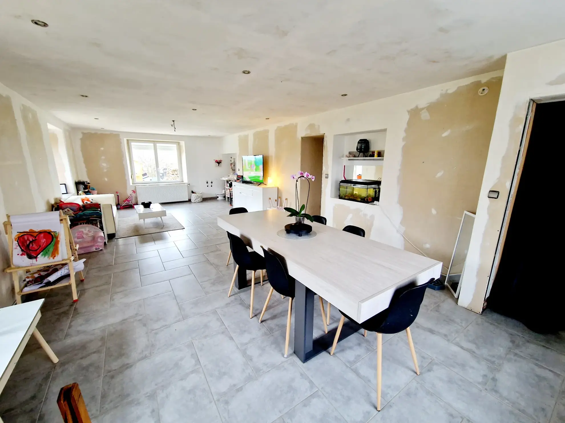 Maison à rénover de 133 m² avec grand terrain à Passavant-la-Rochère 