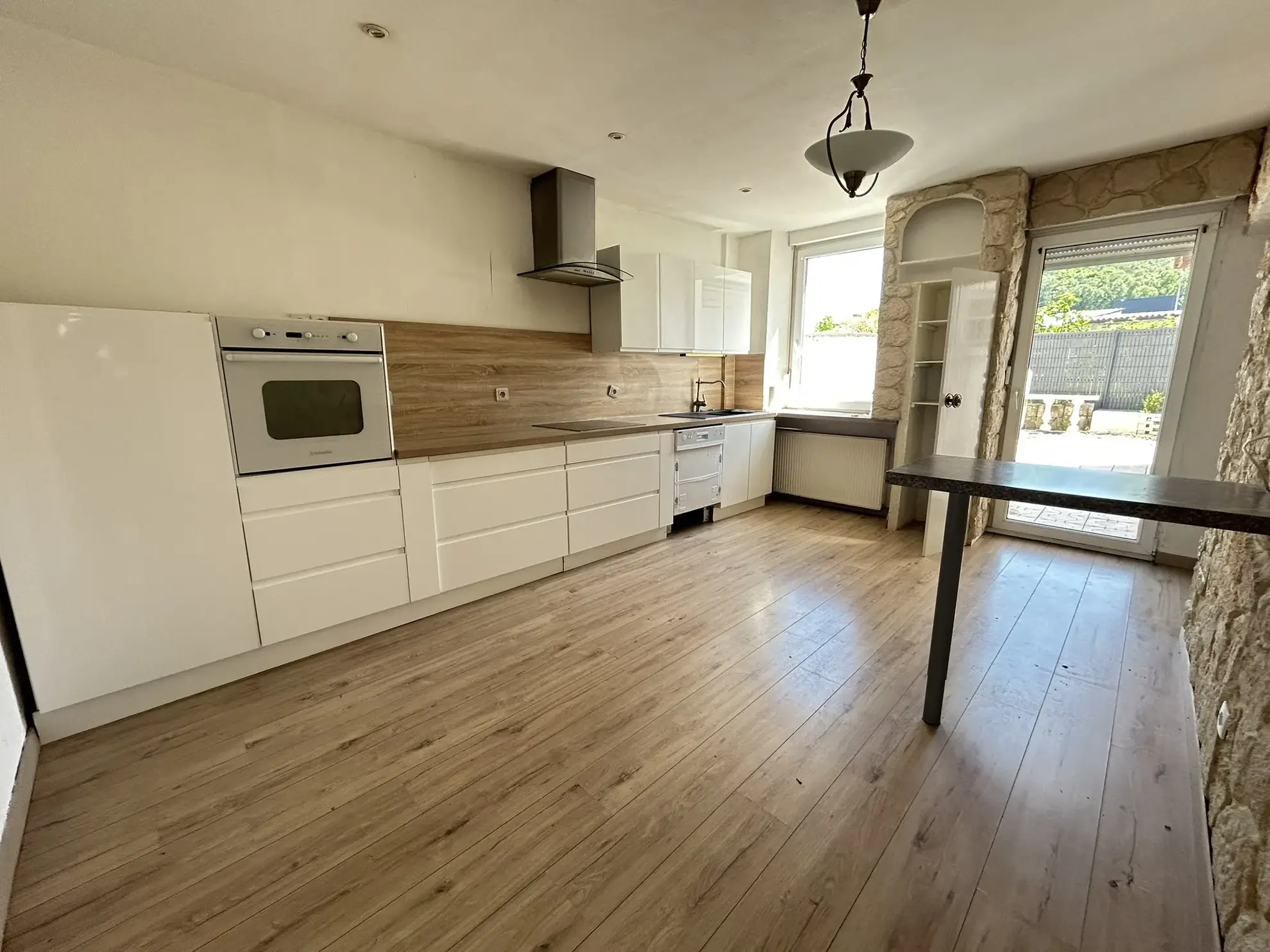 Maison mitoyenne à Saintiring-Wendel avec jardin et garage - 172 m²