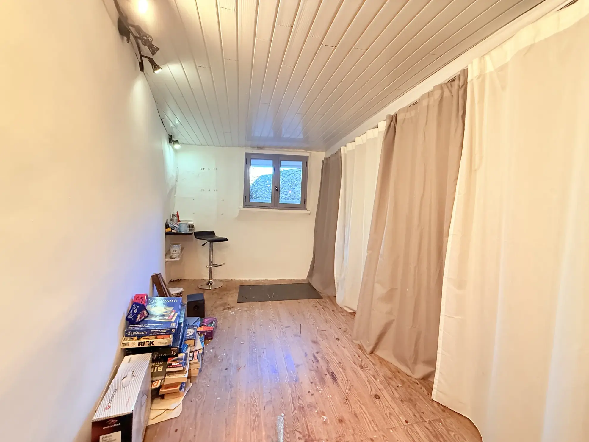 Maison de ville rénovée avec garage au centre de Cuers - 83 m² 