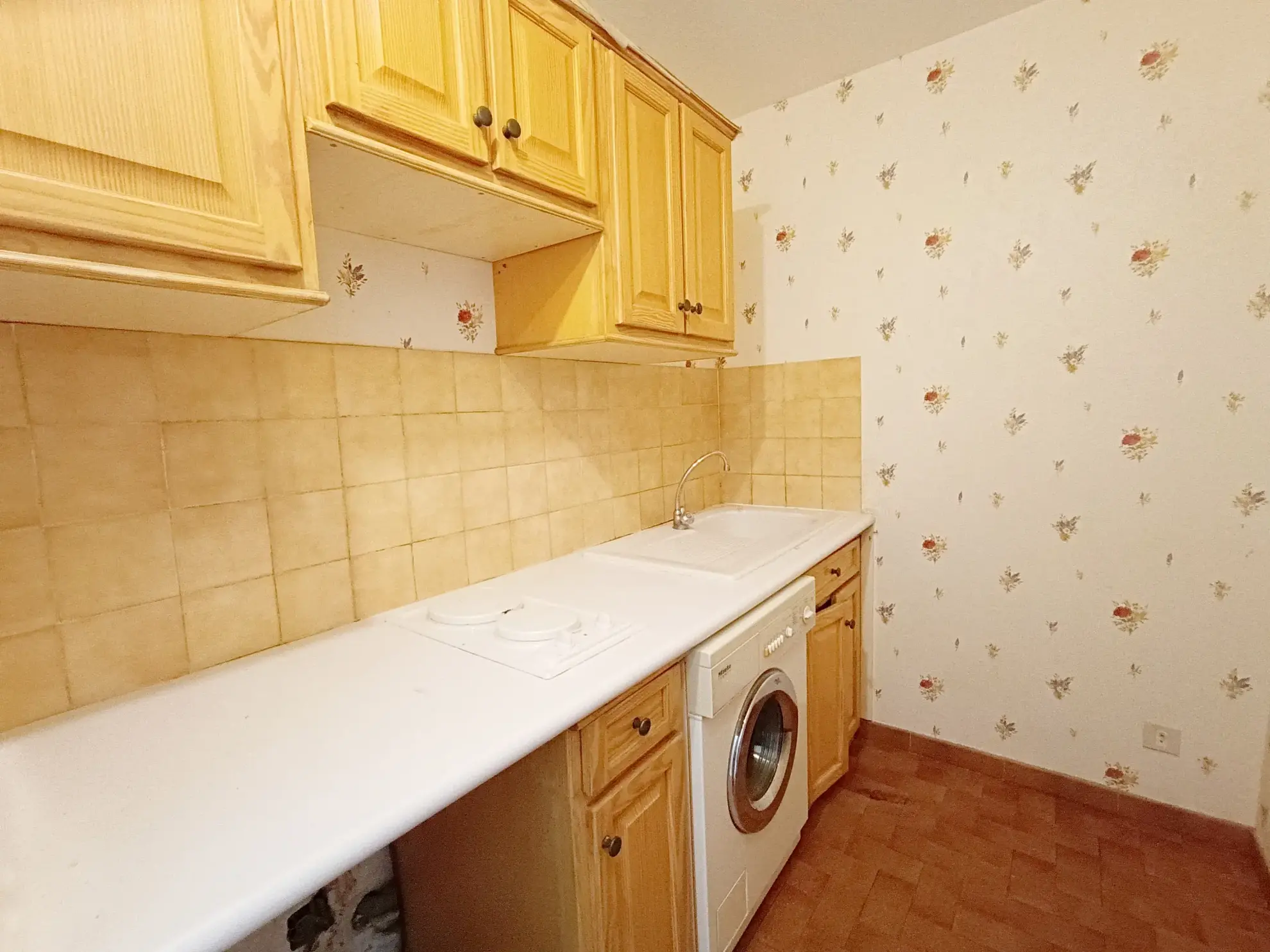 Vente appartement T1 à Toulon Cap Brun avec terrasse et parking 