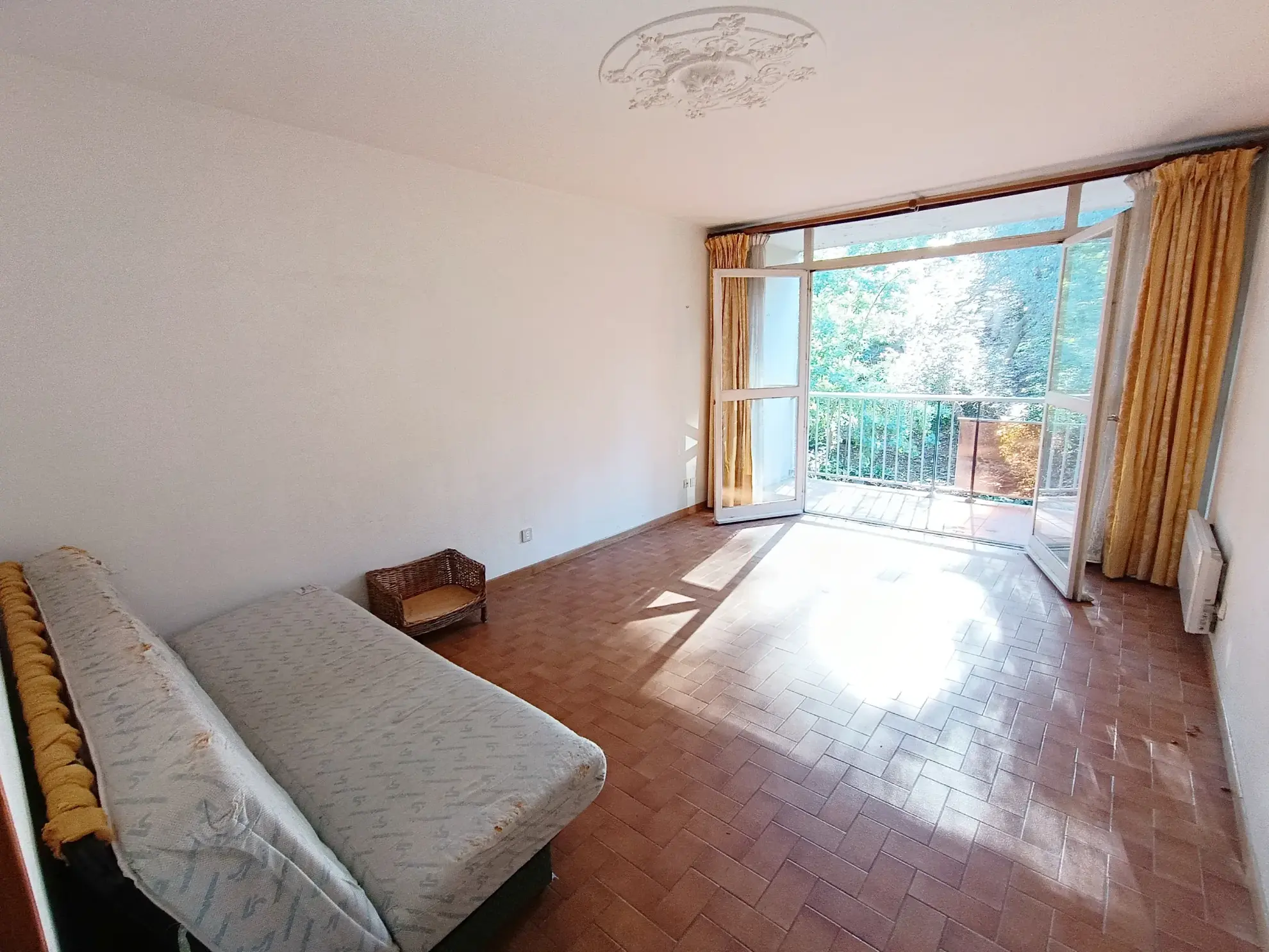 Vente appartement T1 à Toulon Cap Brun avec terrasse et parking 