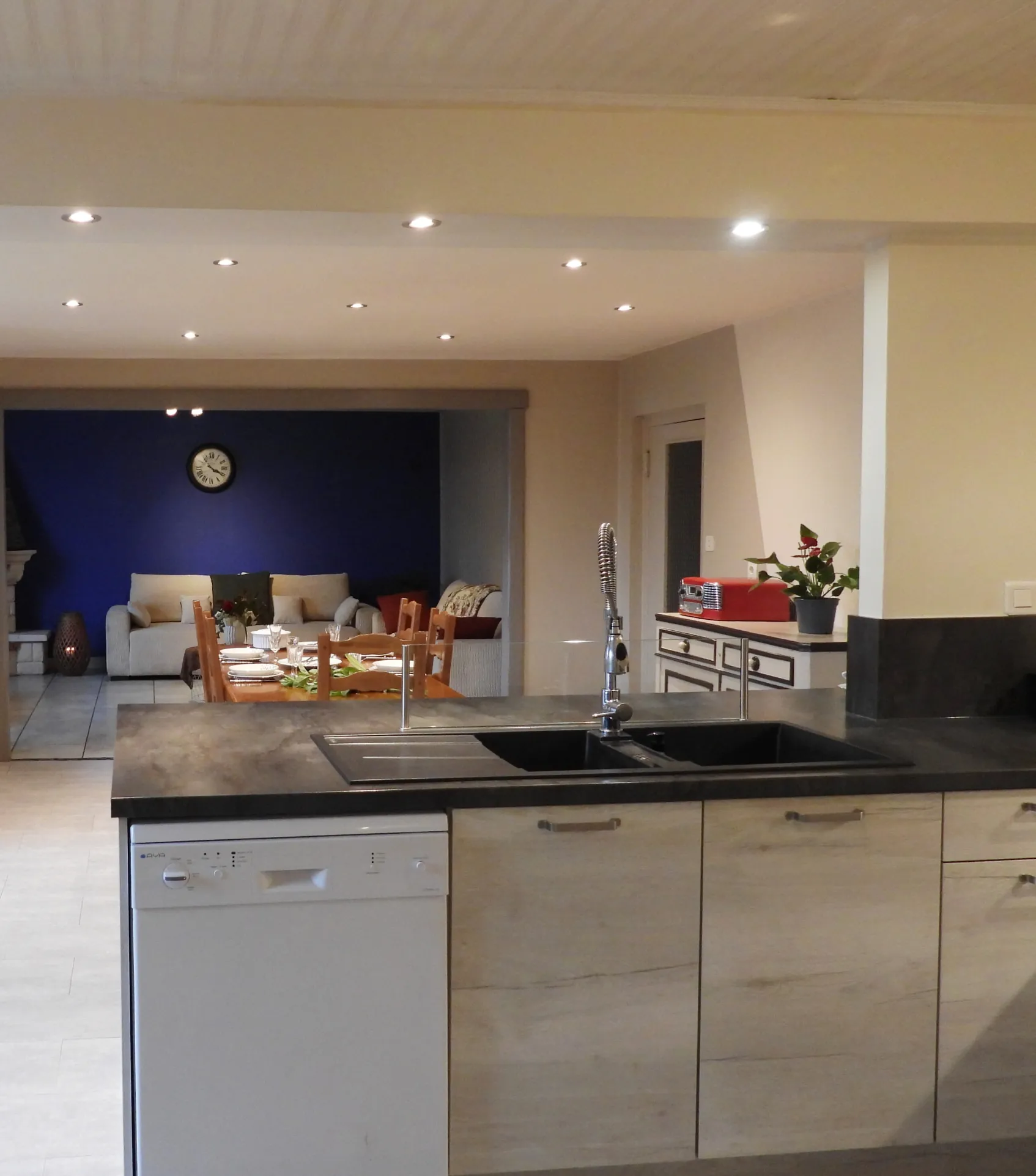 Maison de village à Laveissière – Potentiel gîte ou résidence familiale 