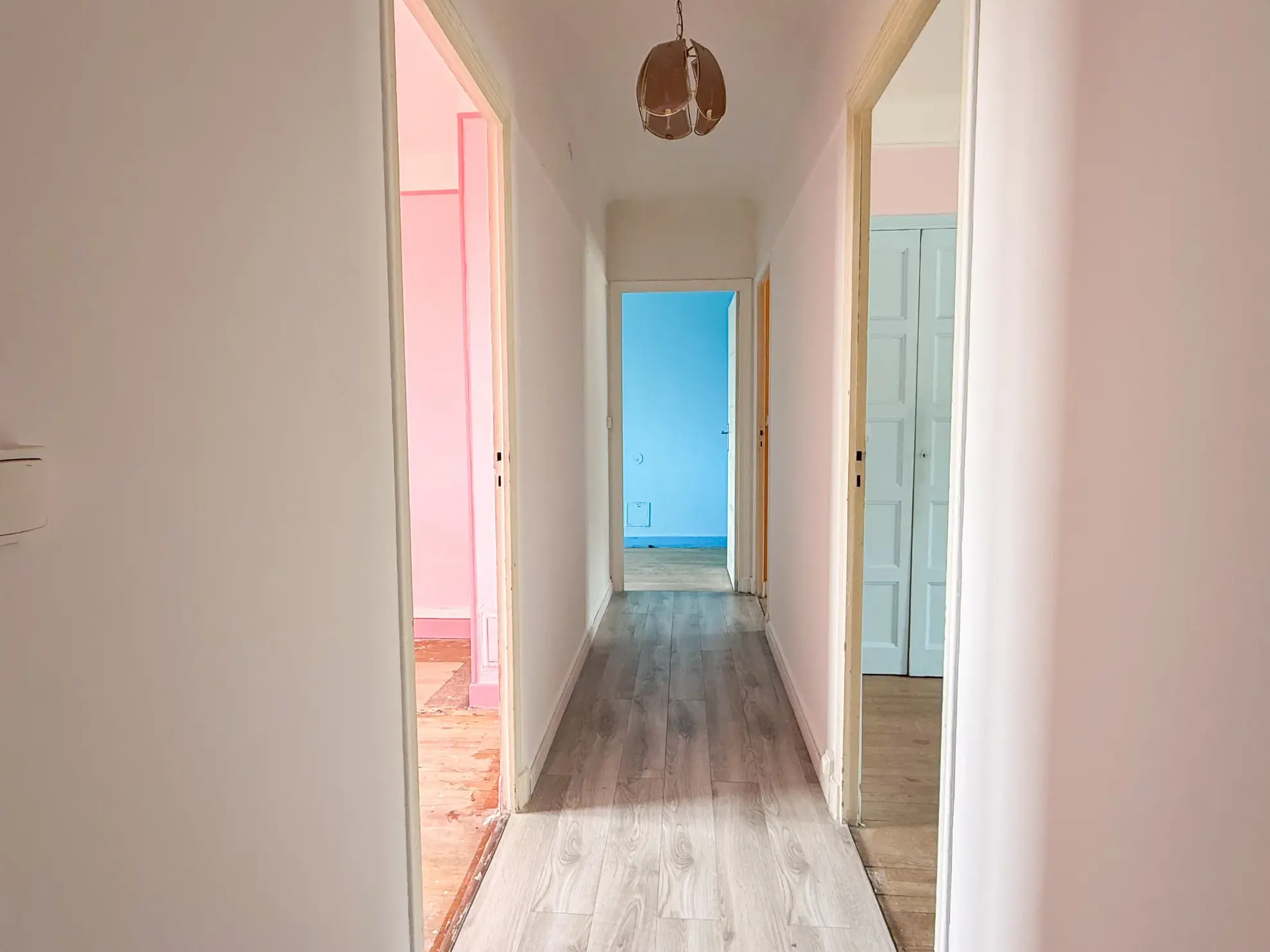 Appartement spacieux de 4 chambres avec cave au Pouzin 