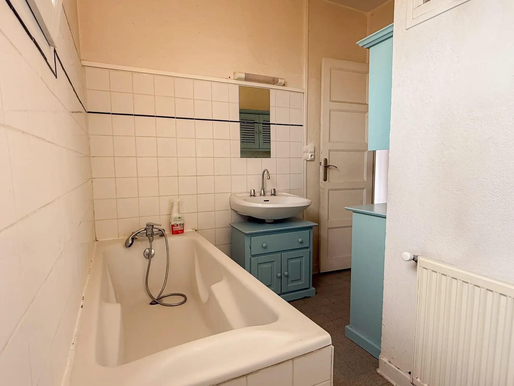 Appartement spacieux de 4 chambres avec cave au Pouzin 