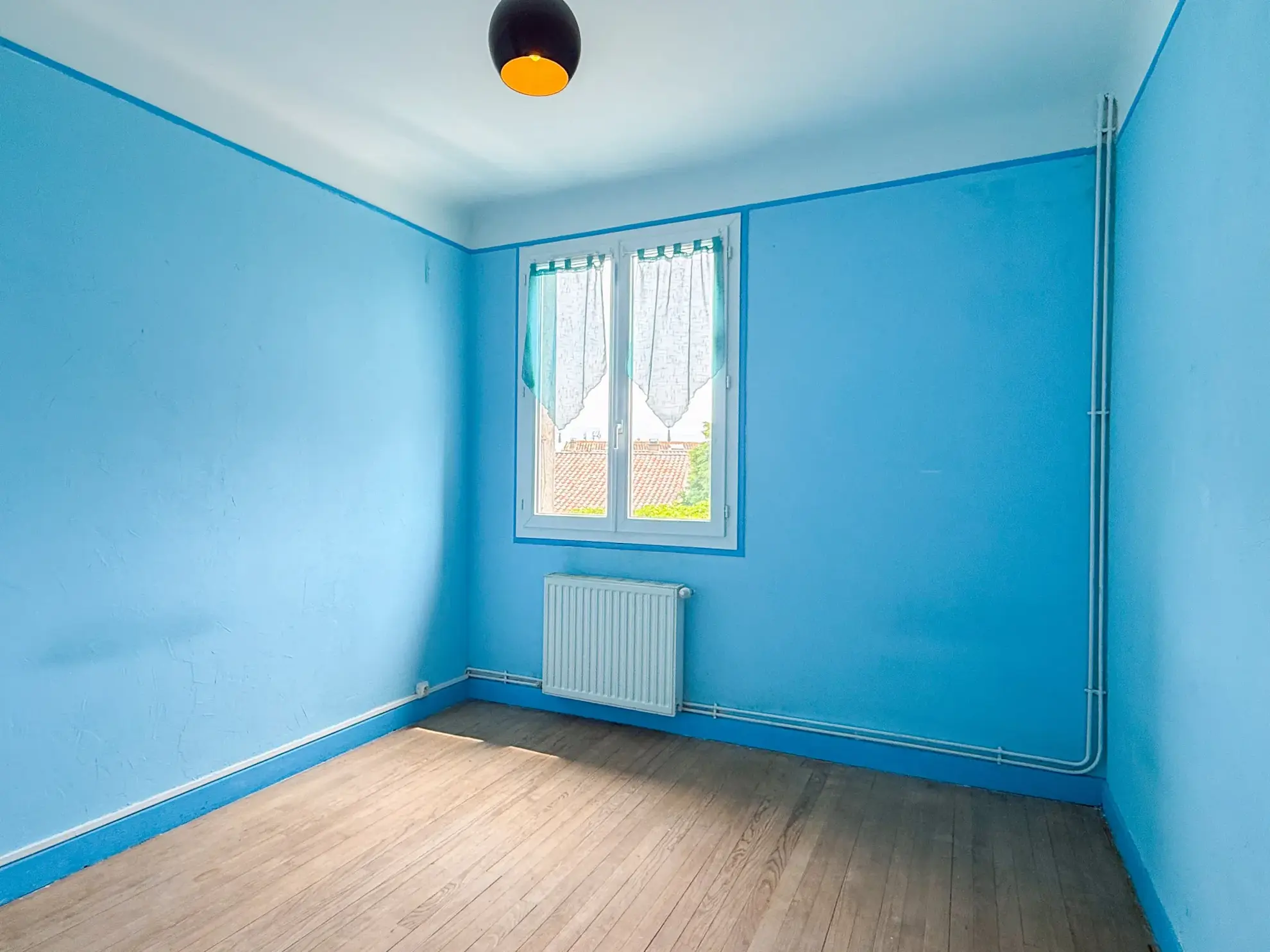 Appartement spacieux de 4 chambres avec cave au Pouzin 