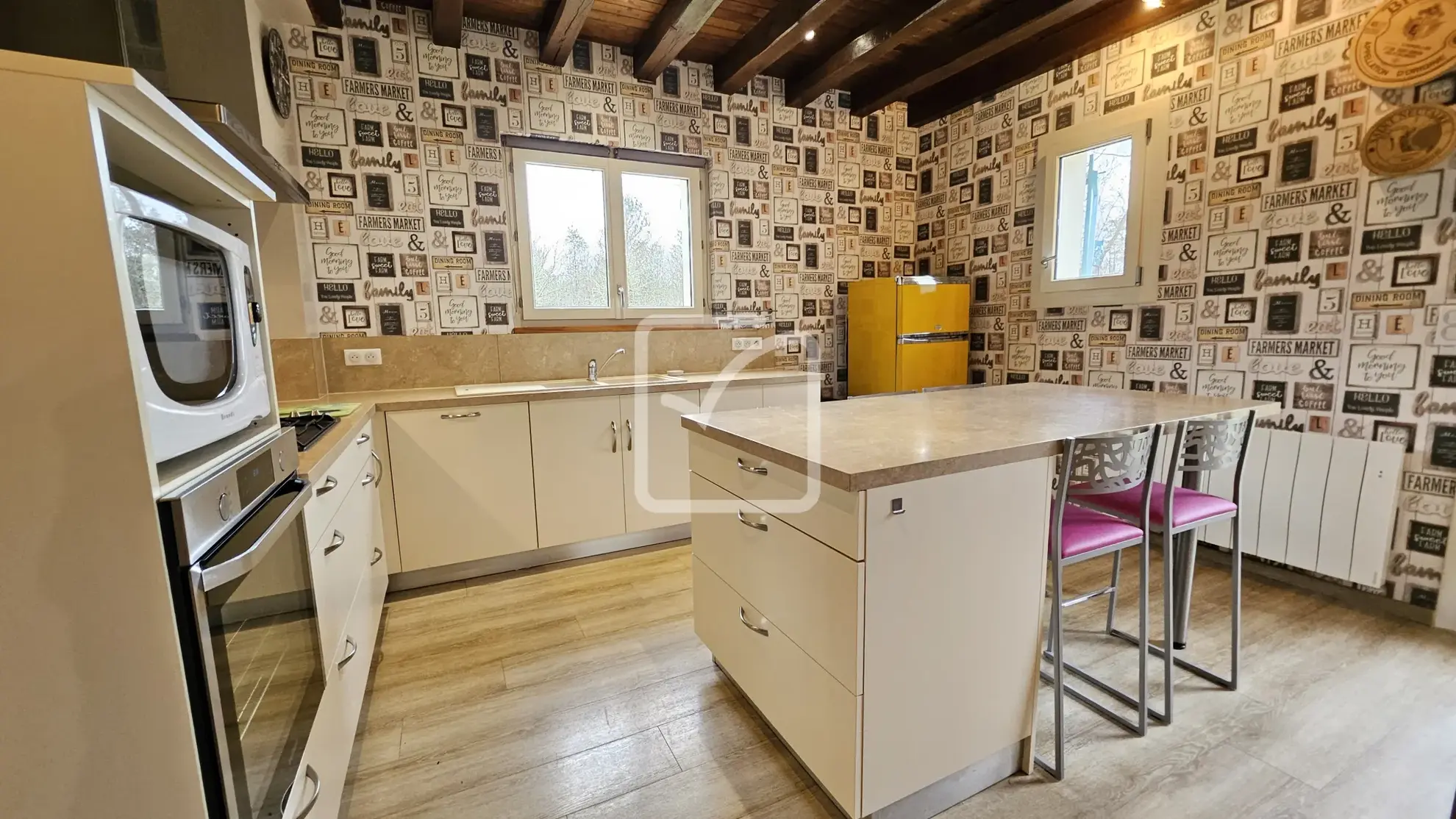 Maison à vendre à Savignac les Eglises avec grand terrain et potentiel d'extension 