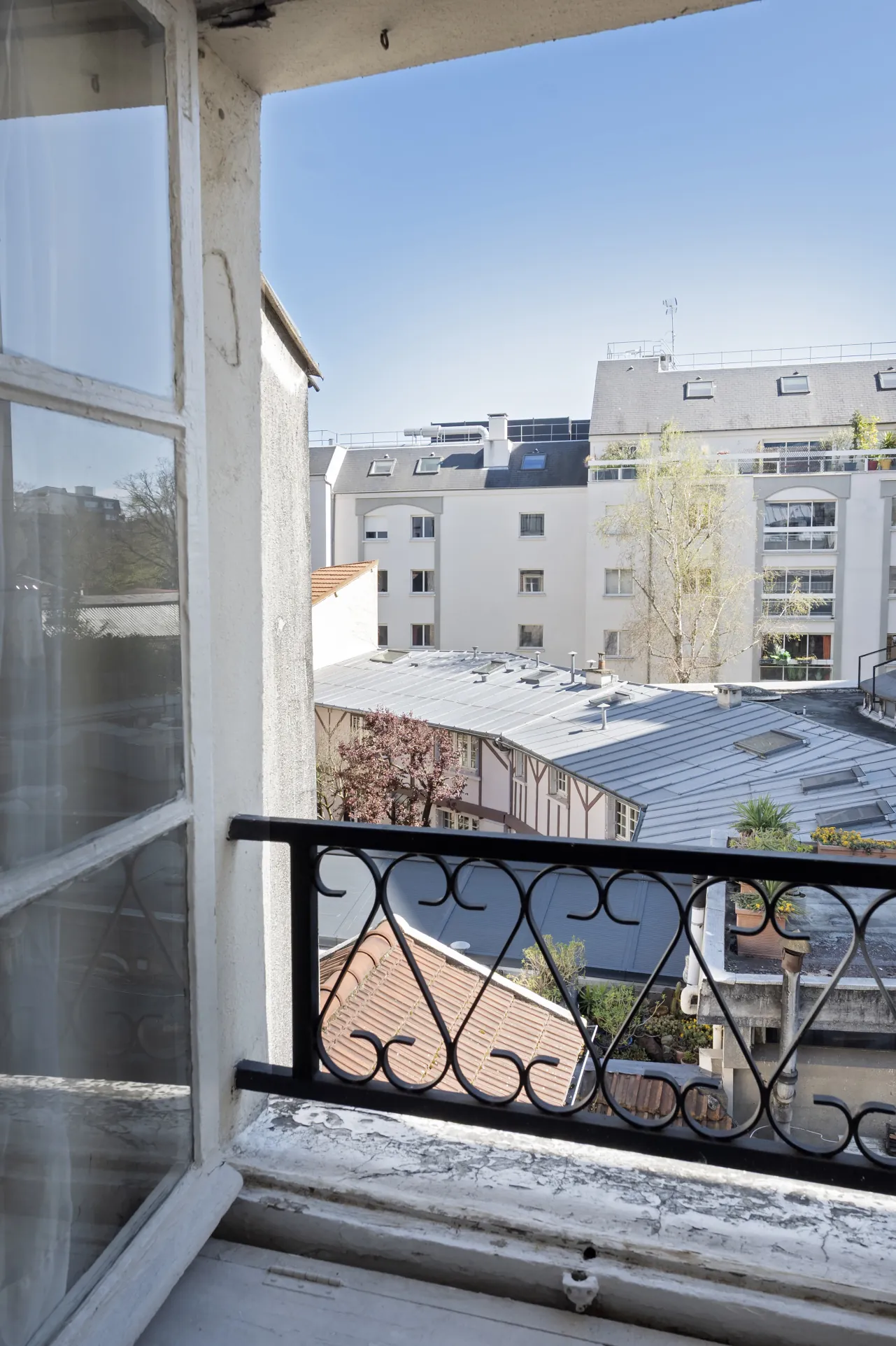 Appartement de 34 m² à Montparnasse, lumineux, proche Gare et théâtres 