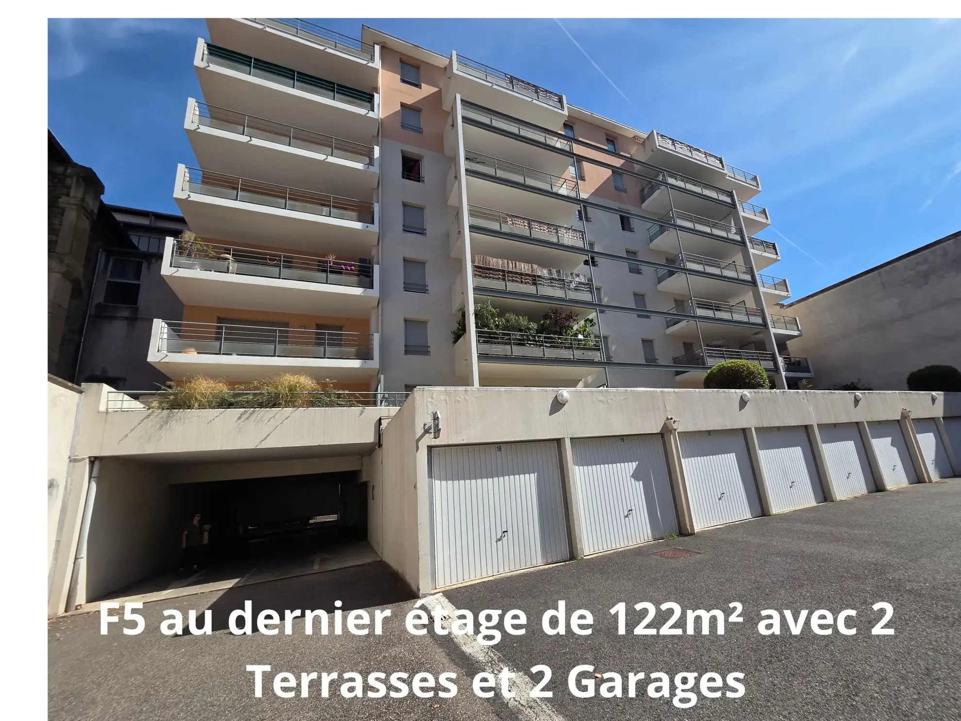 Bel appartement traversant Est/Ouest avec deux terrasses et garages à Saint-Étienne