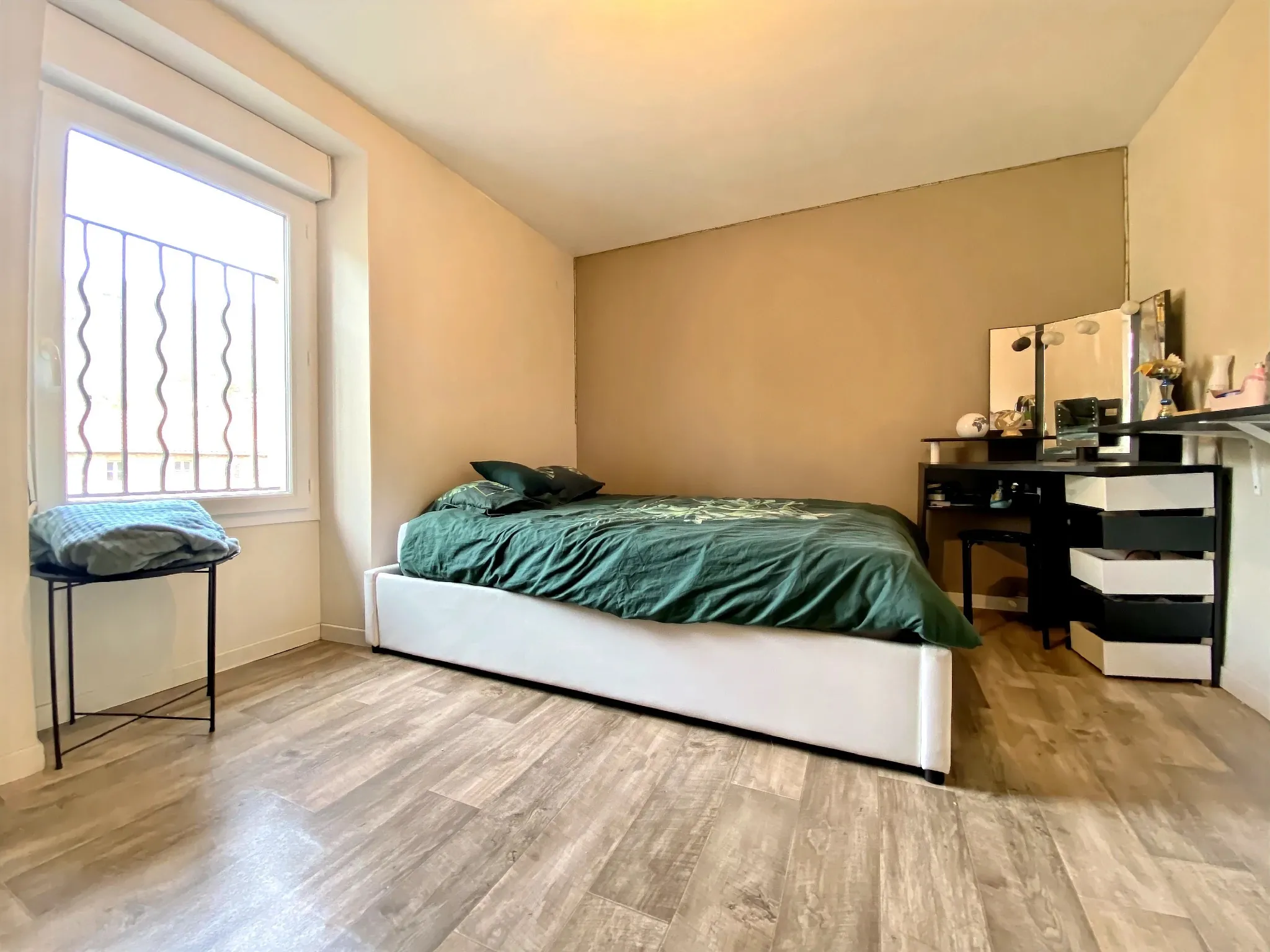 Maison de ville rénovée de 112 m² à Saint-Affrique, secteur Millau 