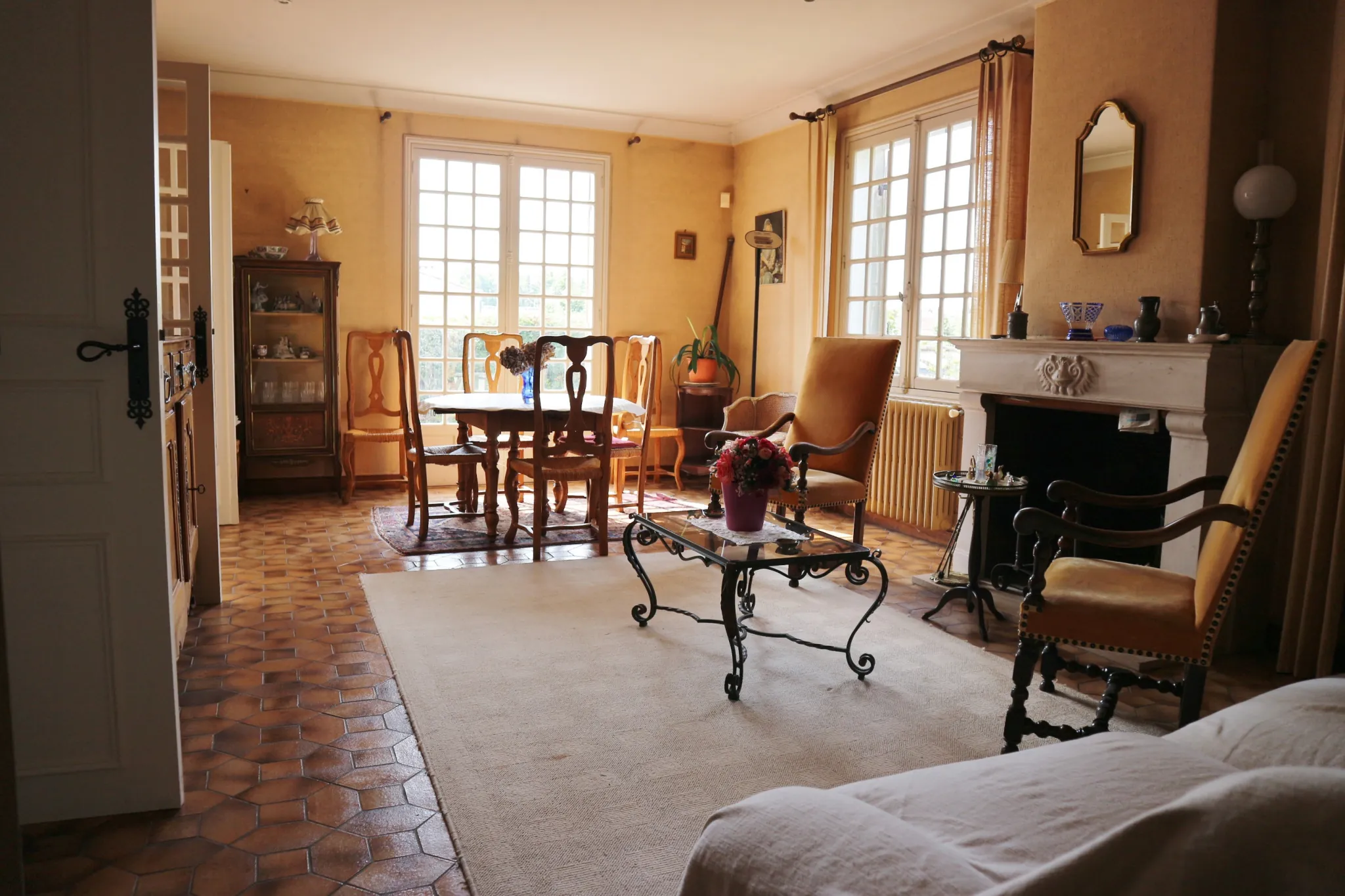 Maison familiale 161 m² avec sous-sol à Saintes – idéal proche écoles et lycée 