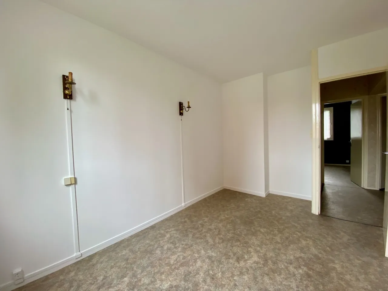 Appartement Type 5 avec balcon, garage à Rousies - Opportunité à saisir 