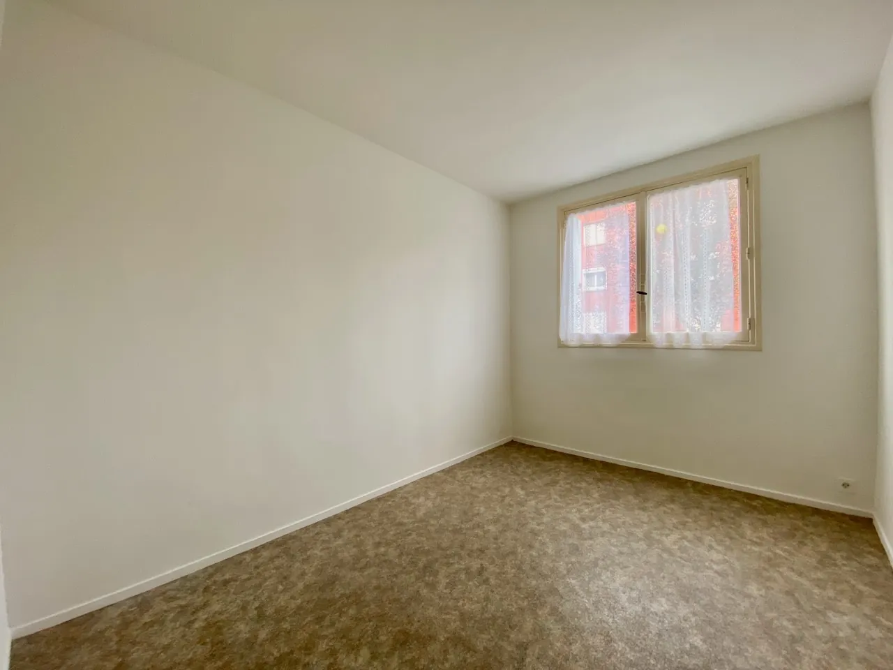 Appartement Type 5 avec balcon, garage à Rousies - Opportunité à saisir 