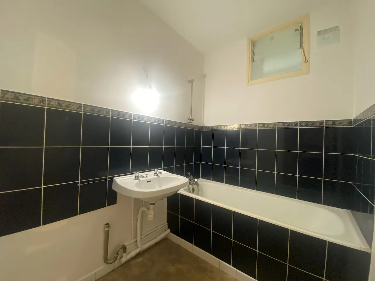 Appartement Type 5 avec balcon, garage à Rousies - Opportunité à saisir 