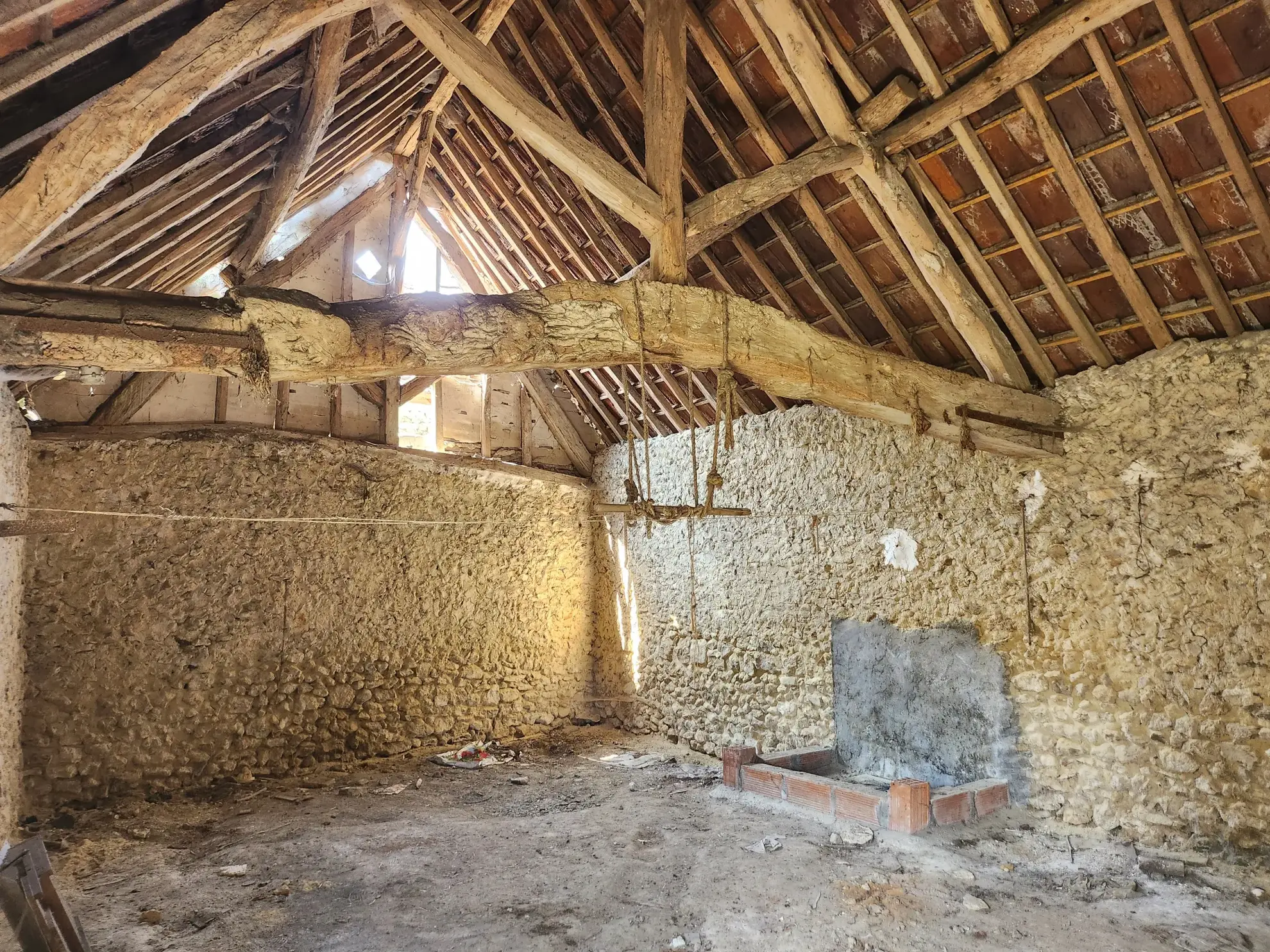 Grange à rénover à Flexanville - Surface et potentiel d'aménagement 