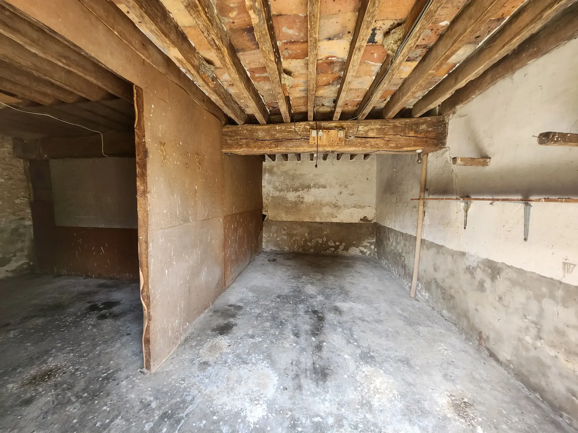 Grange à rénover à Flexanville - Surface et potentiel d'aménagement 