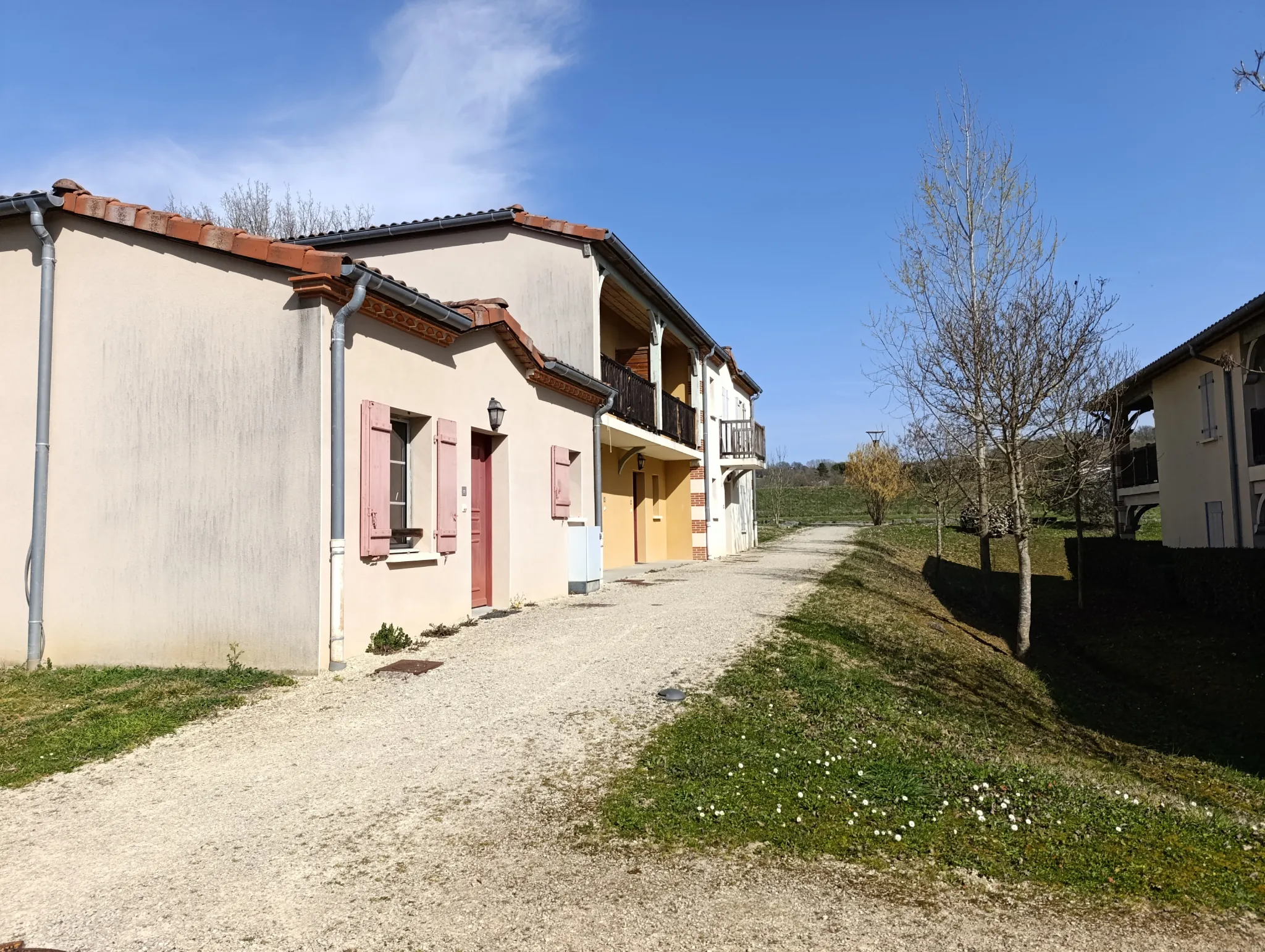 Maison de plain-pied à vendre à Nérac avec terrasse et jardin 