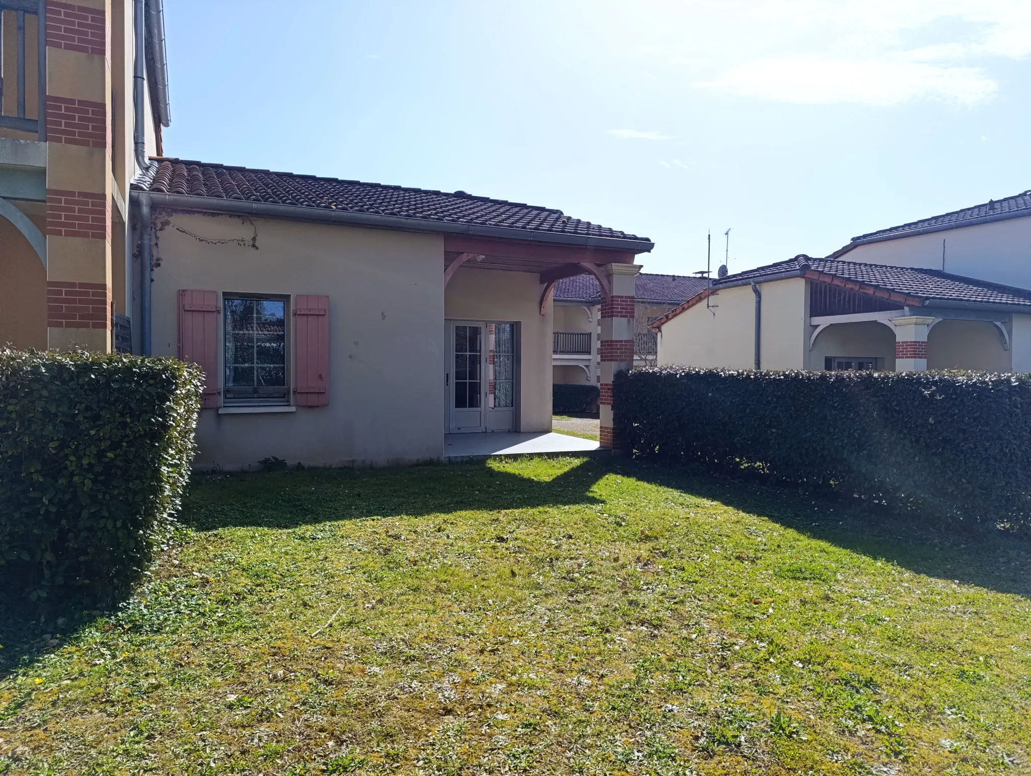 Maison de plain-pied à vendre à Nérac avec terrasse et jardin 