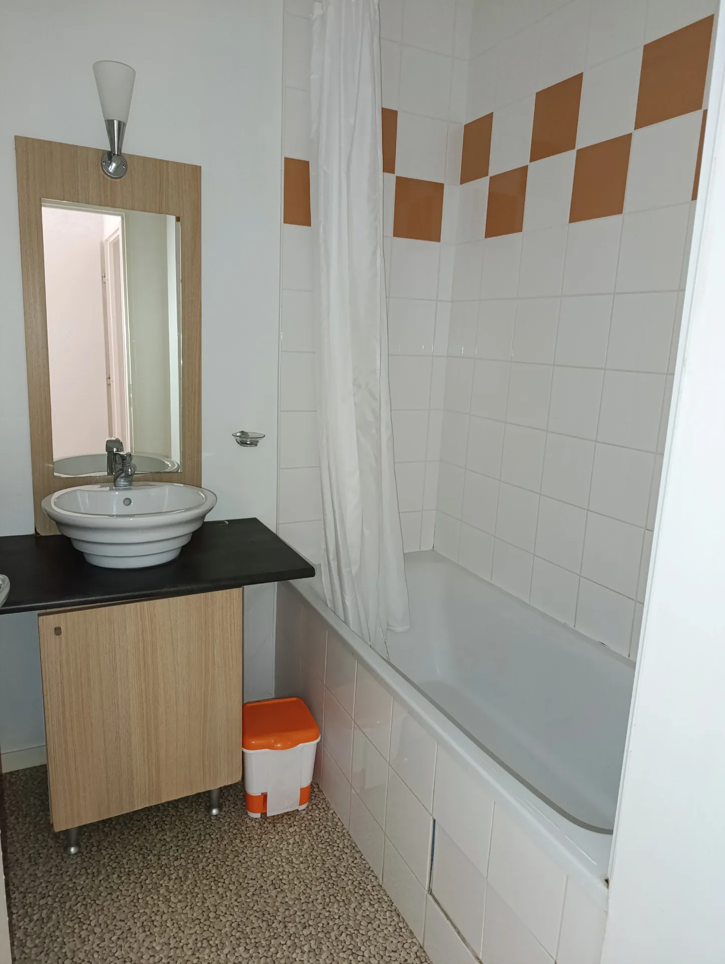 Maison de plain-pied à vendre à Nérac avec terrasse et jardin 