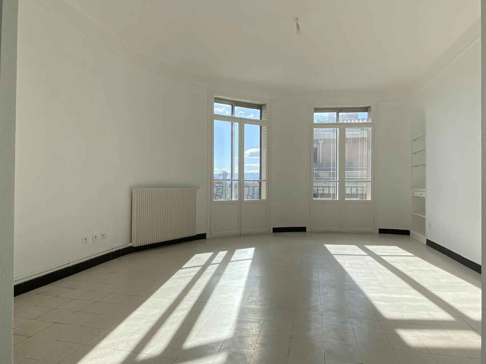 Appartement lumineux de 97m² avec cave et parking à La Lunette, Perpignan 