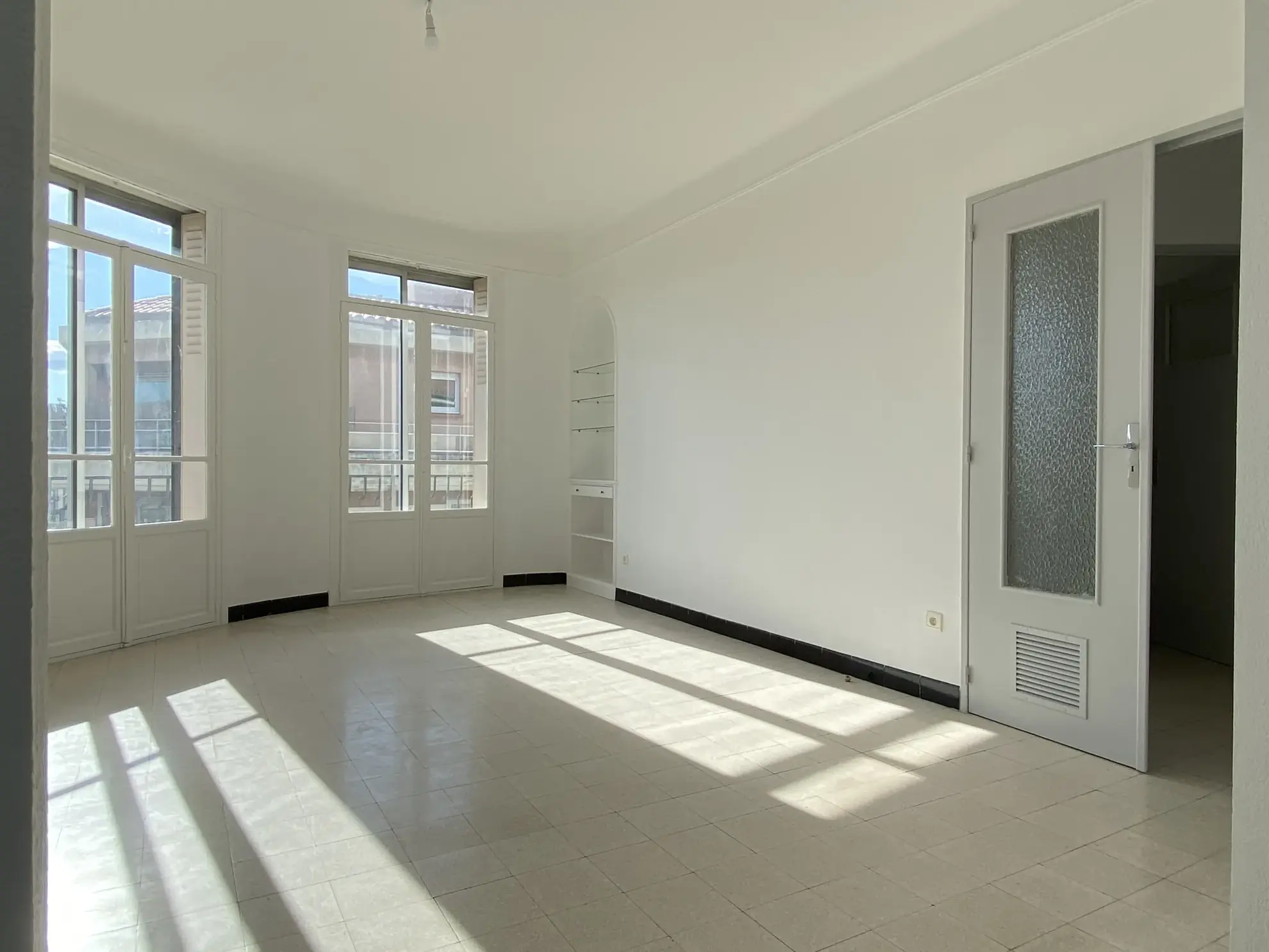 Appartement lumineux de 97m² avec cave et parking à La Lunette, Perpignan 