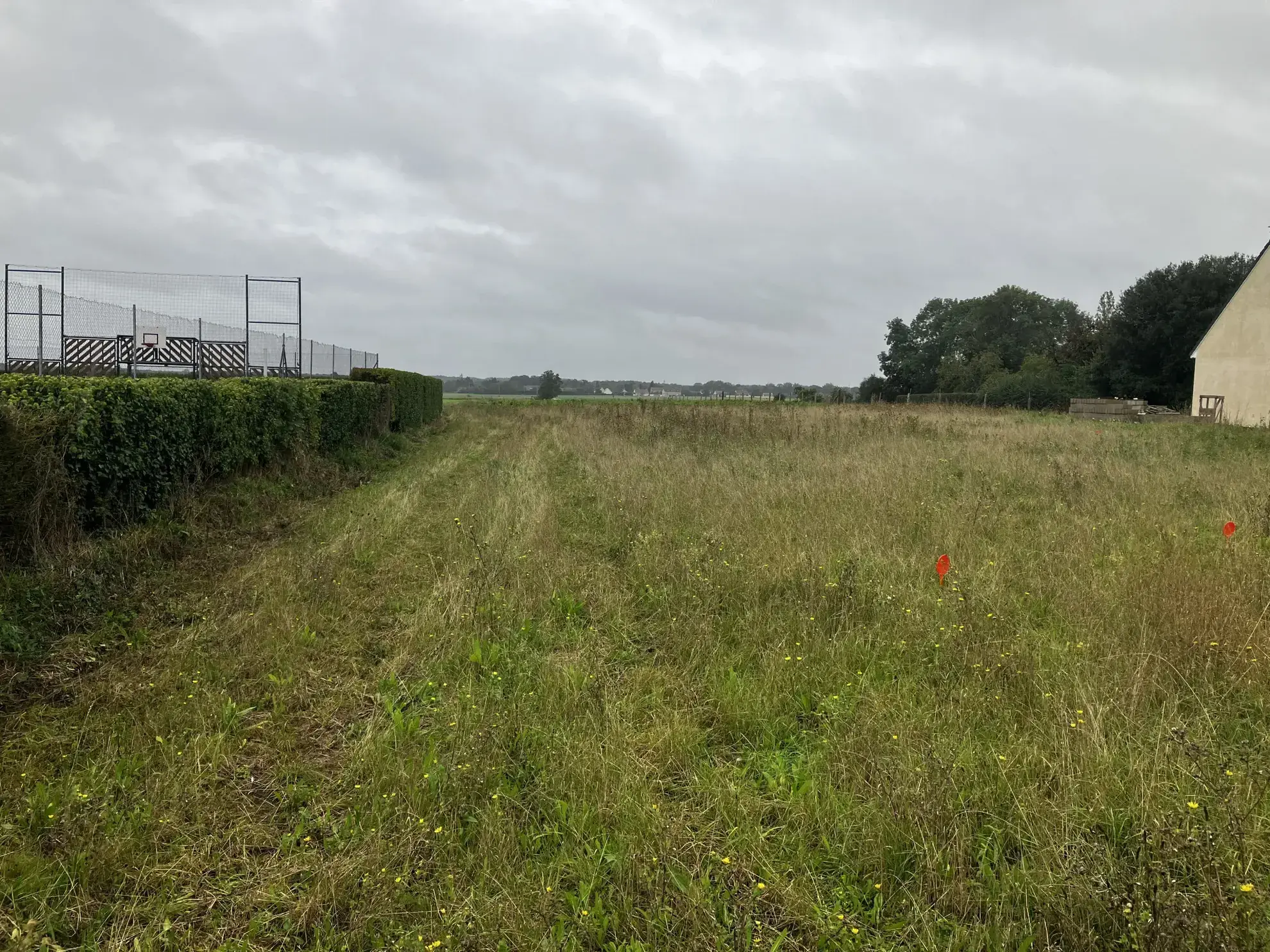 Terrain constructible non viabilisé de 530 m² à proximité de Chaufour-lès-Bonnières 