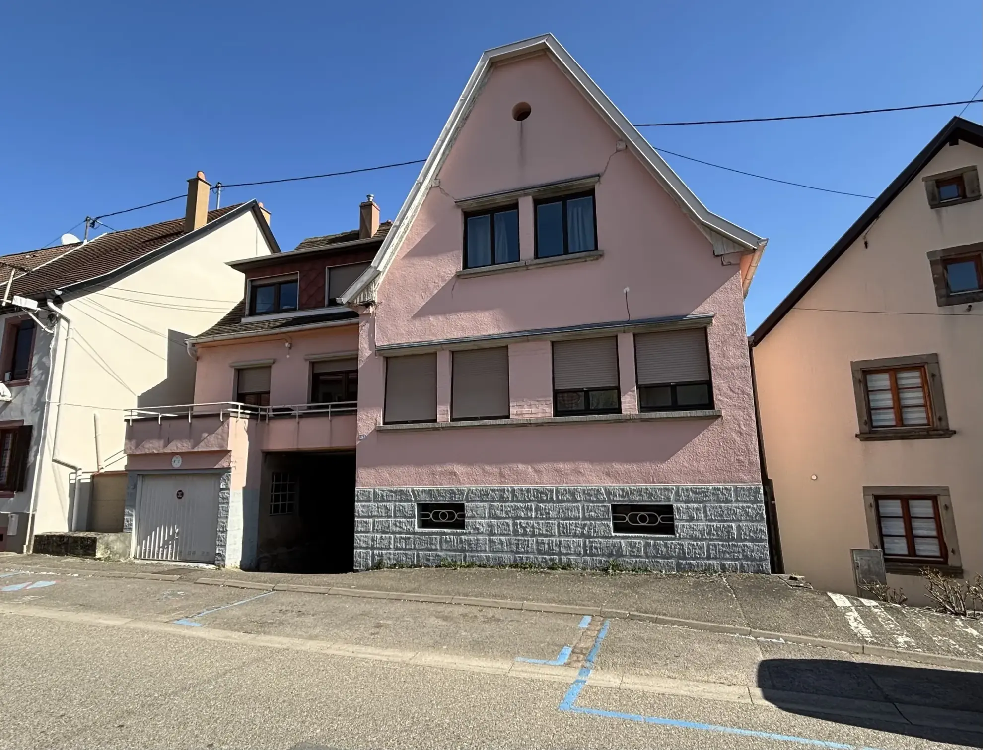 Investissez dans un immeuble de 3 appartements à Marmoutier au centre-ville