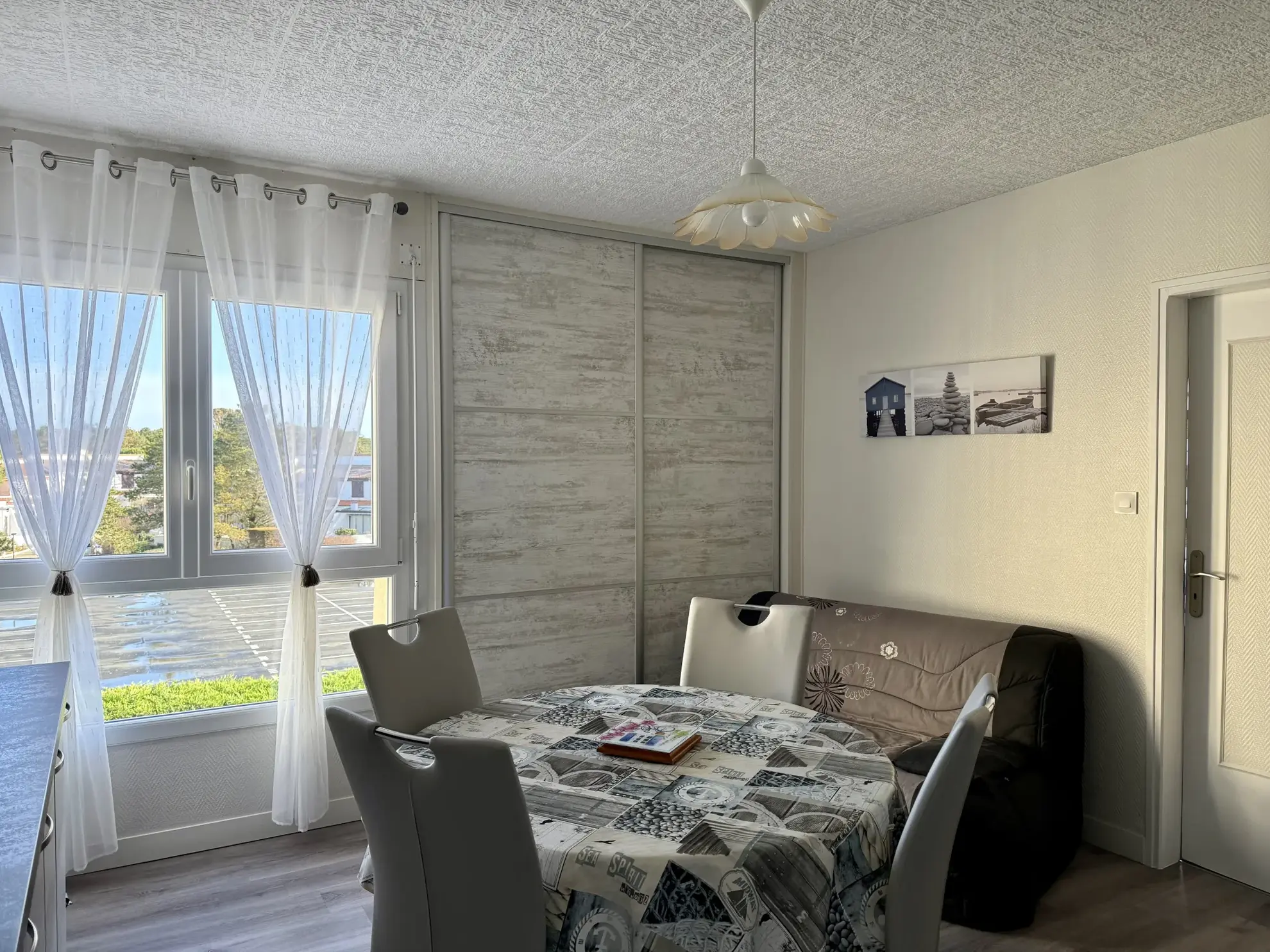 Appartement T2 rénové avec parking en front de mer à Saint-Jean-de-Monts 