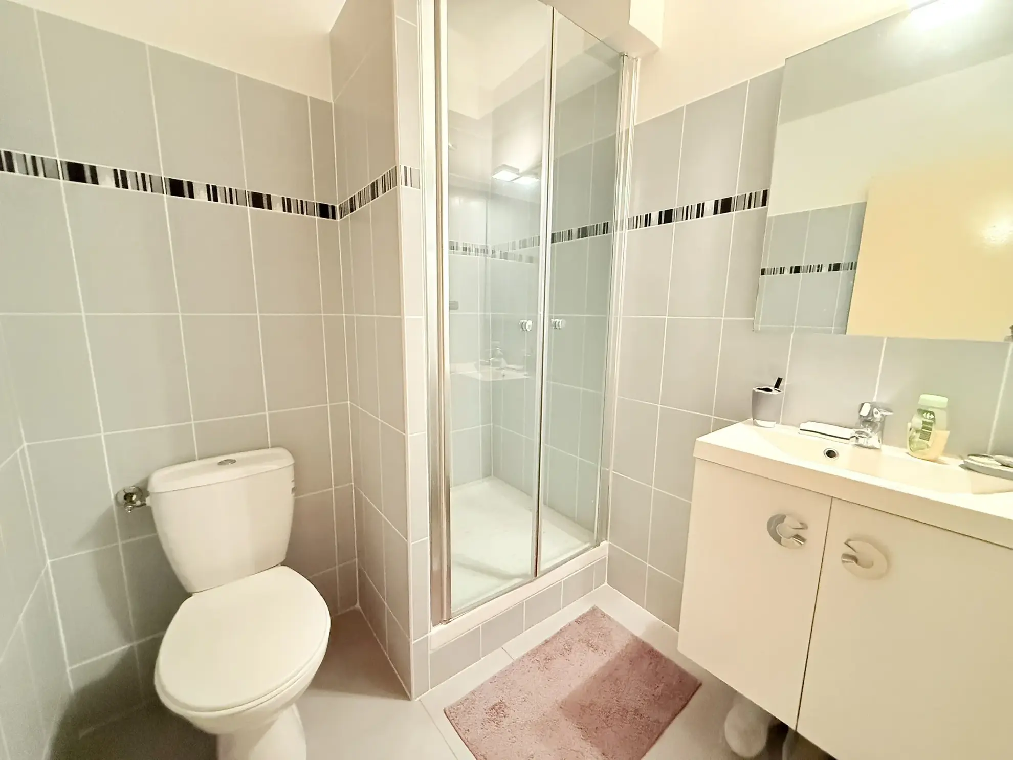 Appartement de type 2 avec terrasse à Toulon, résidence avec tennis 