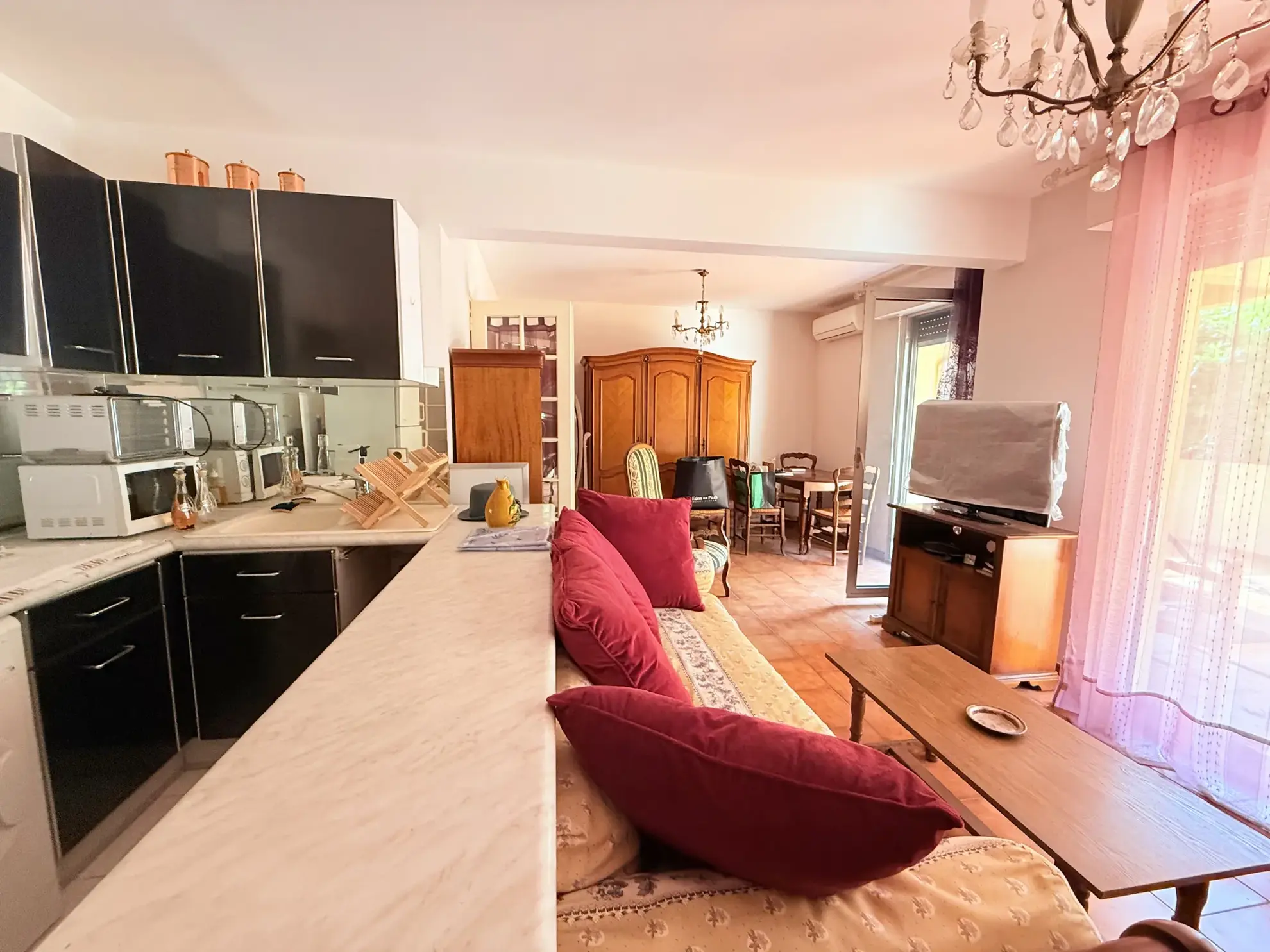 Appartement de type 2 avec terrasse à Toulon, résidence avec tennis 