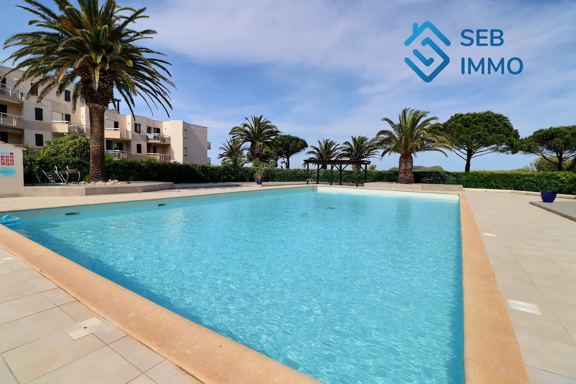 Appartement de prestige en front de mer à Saint Cyprien avec vue montagne 