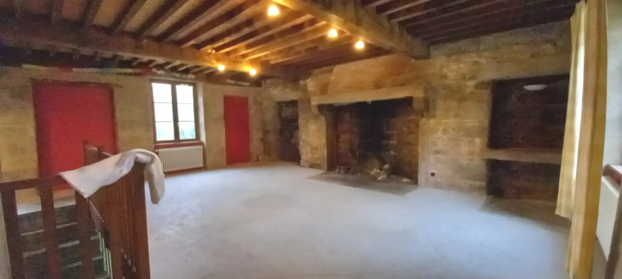Fermette indépendante à Saint-Pierre-Bellevue, 2 chambres, terrain de 5 000 m², à rénover 