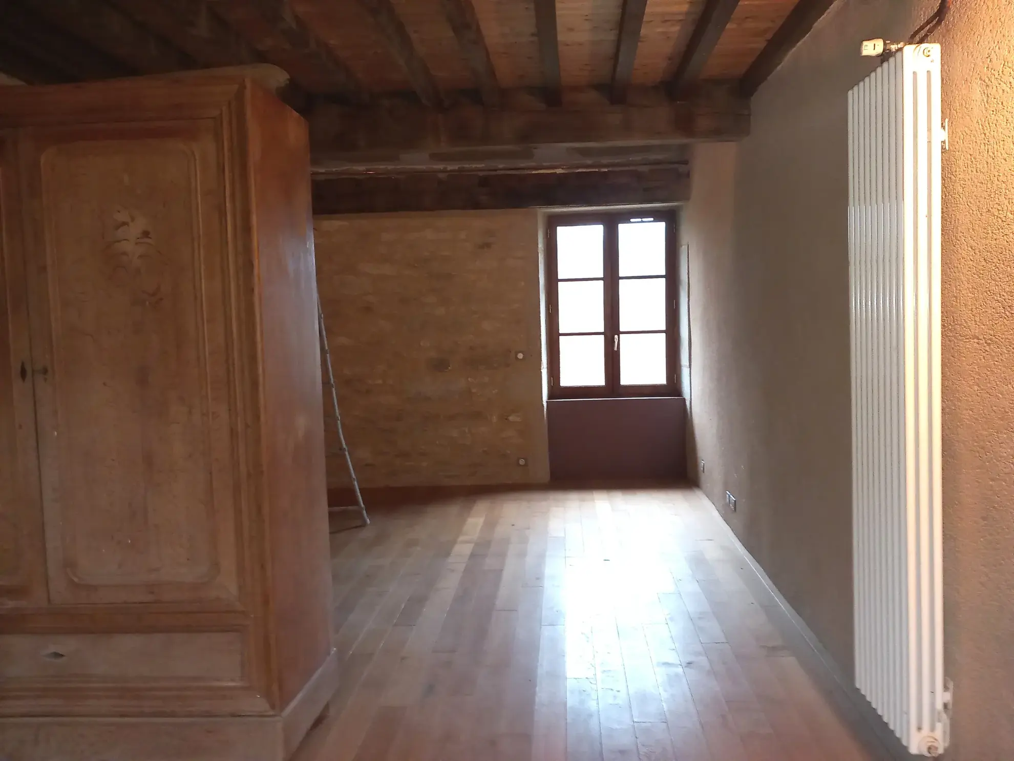 Fermette indépendante à Saint-Pierre-Bellevue, 2 chambres, terrain de 5 000 m², à rénover 