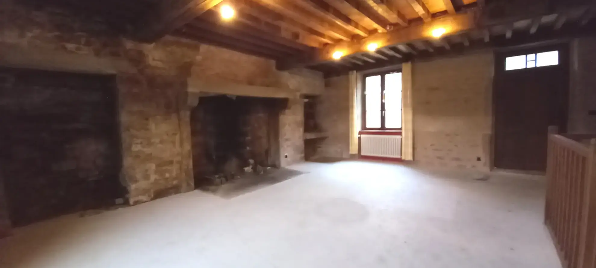 Fermette indépendante à Saint-Pierre-Bellevue, 2 chambres, terrain de 5 000 m², à rénover 