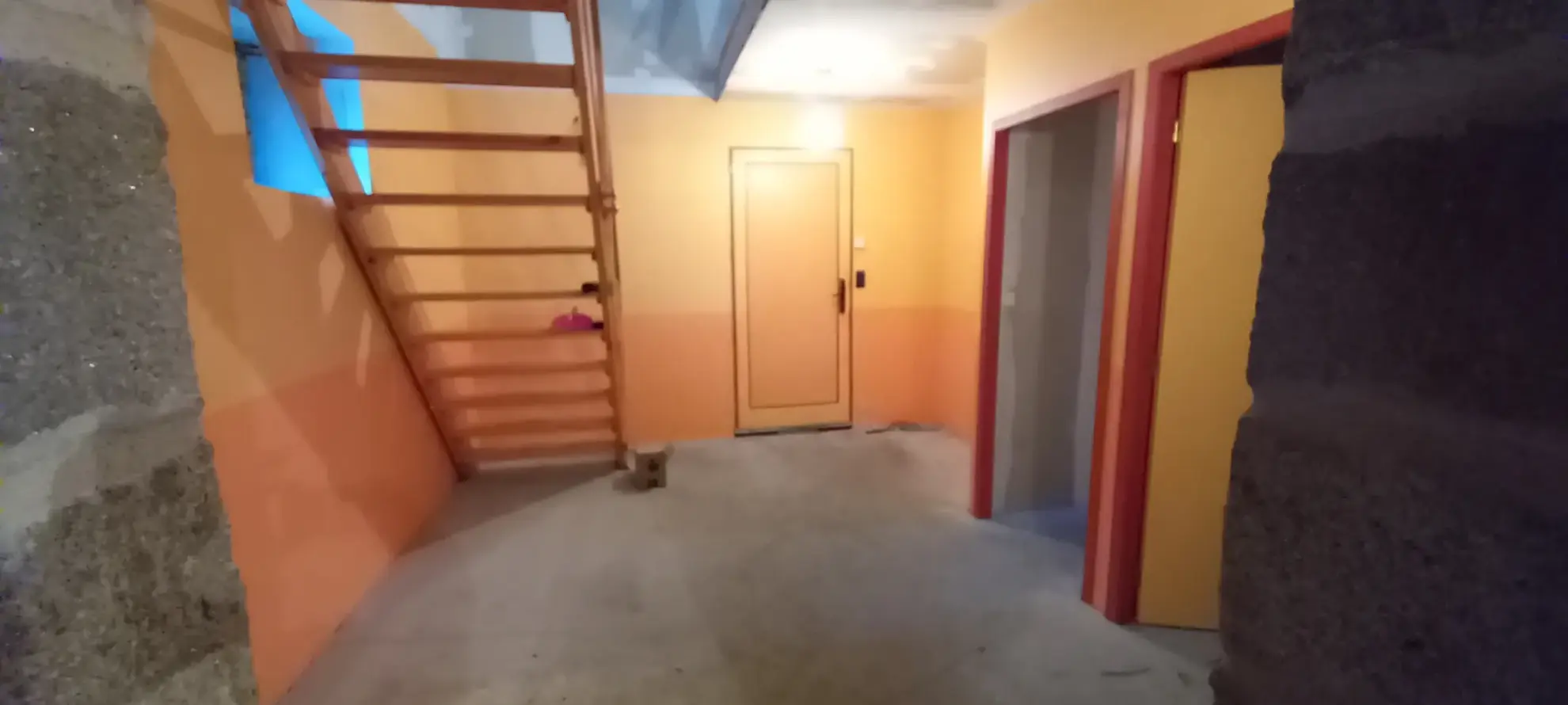 Fermette indépendante à Saint-Pierre-Bellevue, 2 chambres, terrain de 5 000 m², à rénover 