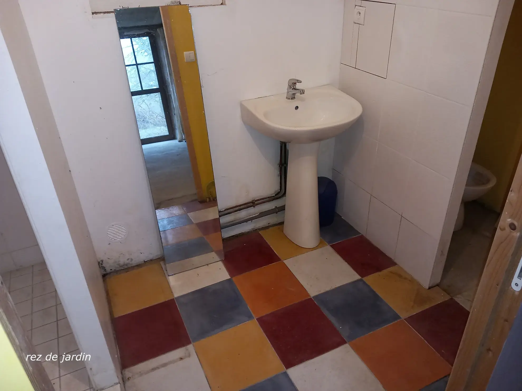 Fermette indépendante à Saint-Pierre-Bellevue, 2 chambres, terrain de 5 000 m², à rénover 