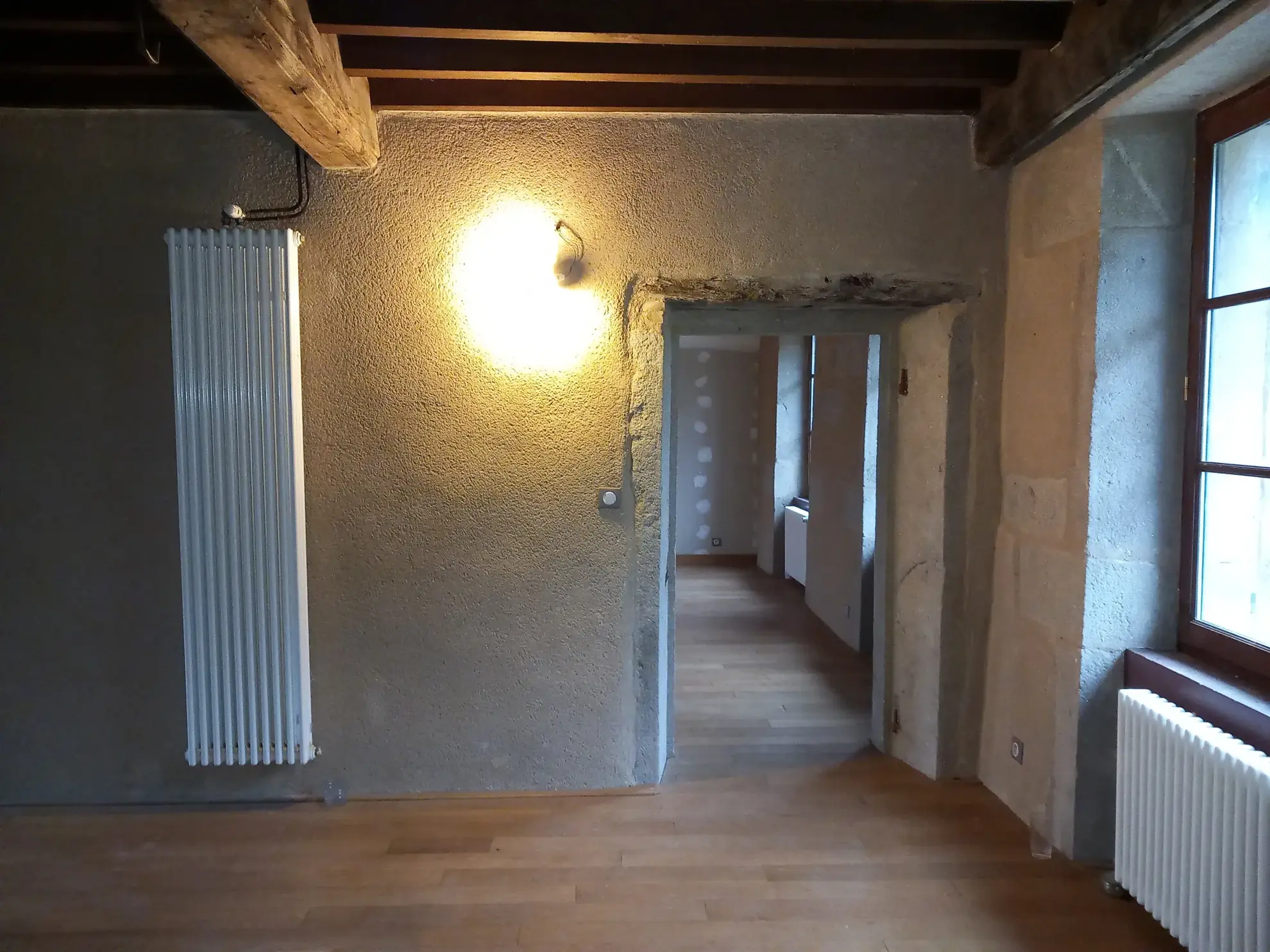 Fermette indépendante à Saint-Pierre-Bellevue, 2 chambres, terrain de 5 000 m², à rénover 