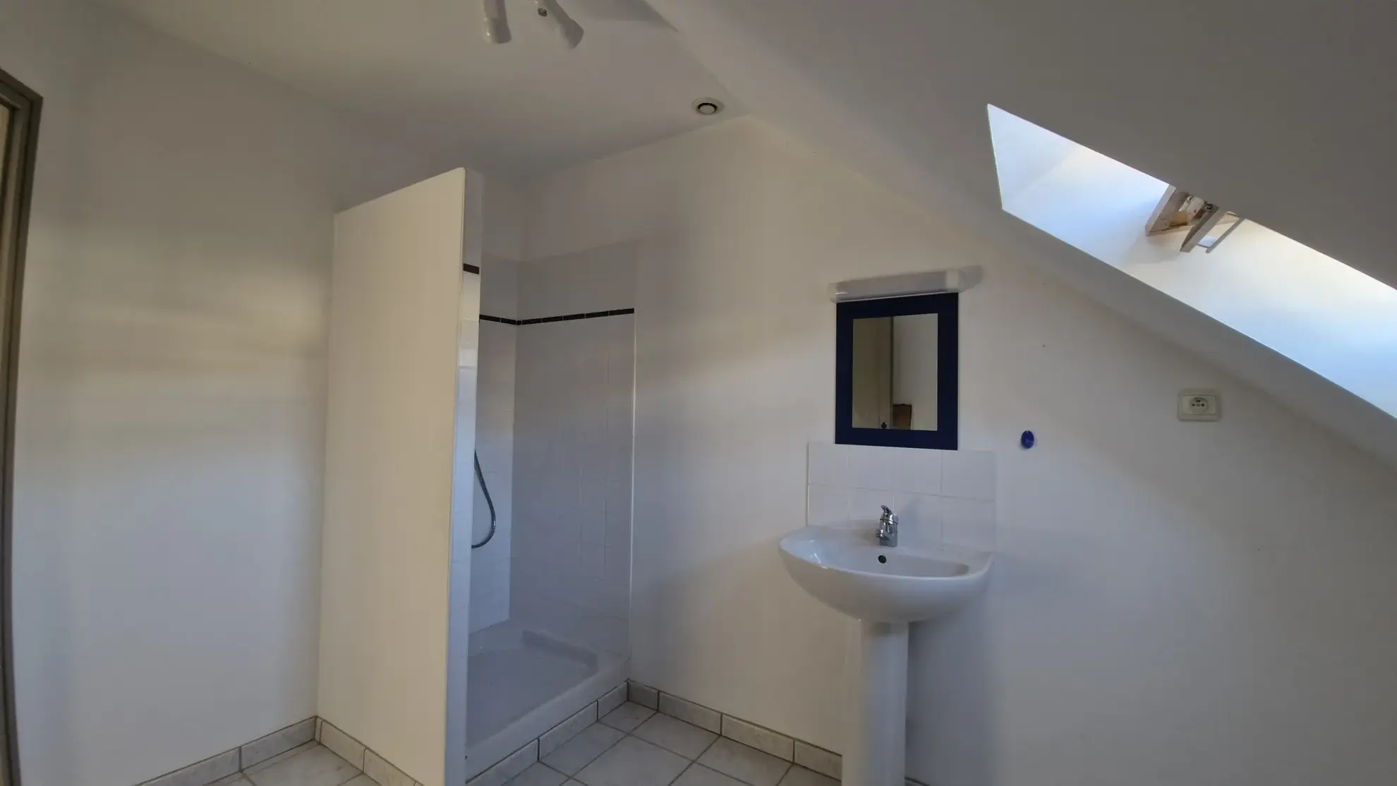 Appartement lumineux avec vue sur la rivière à Joigny - 2 pièces, parking, cave 