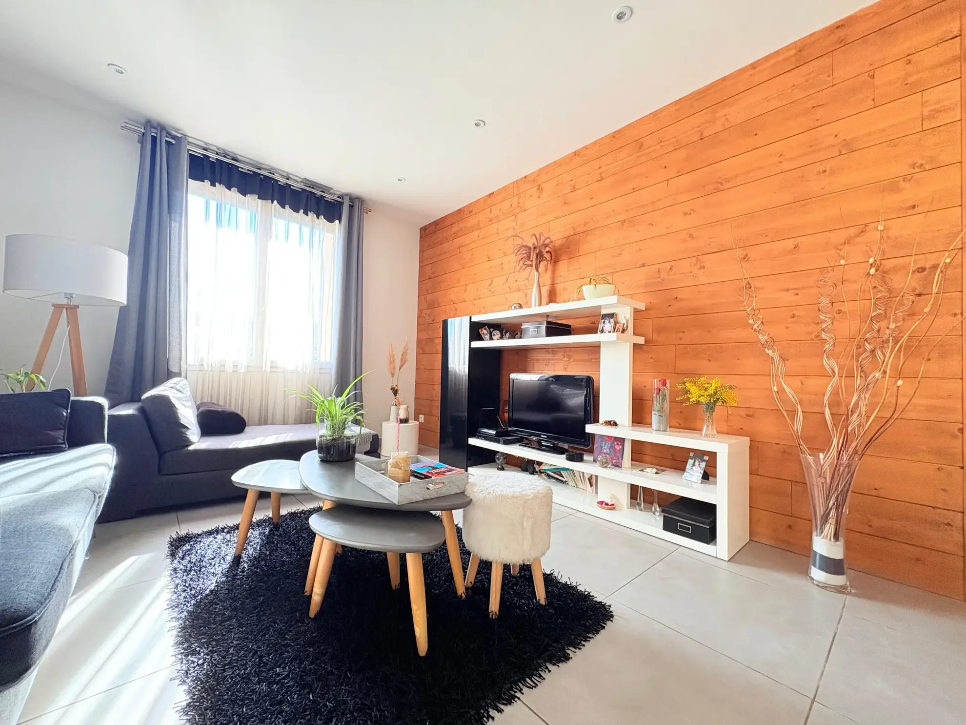 Maison de village récente avec garage au centre de Pollestres 