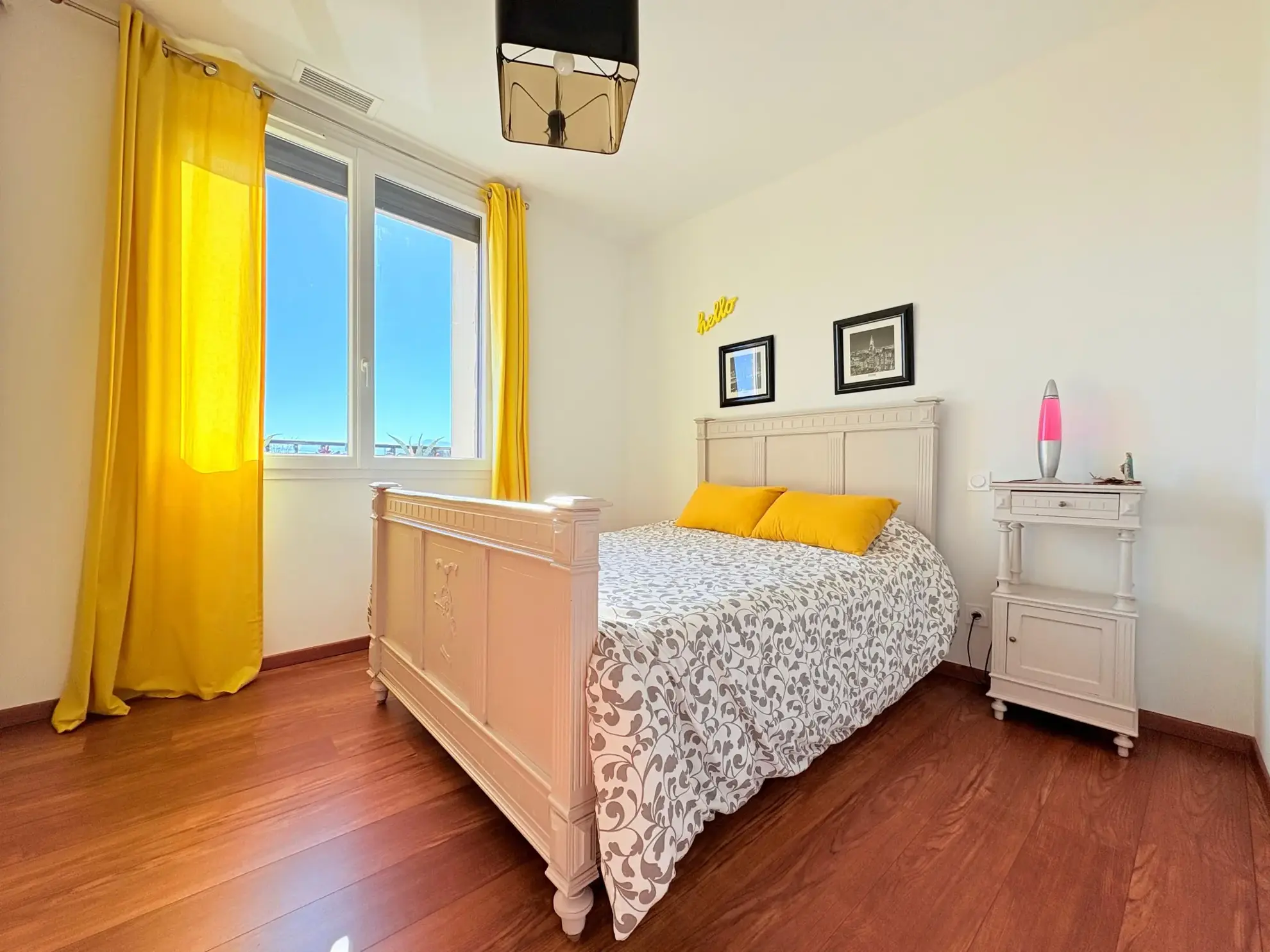 Maison de village récente avec garage au centre de Pollestres 