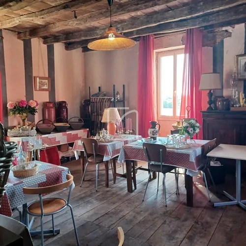 Ensemble immobilier en pierre avec terrain de 3,7ha en Bouriane, Lot 