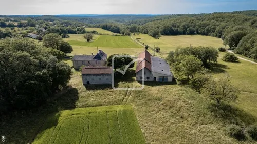 Ensemble immobilier en pierre avec terrain de 3,7ha en Bouriane, Lot 