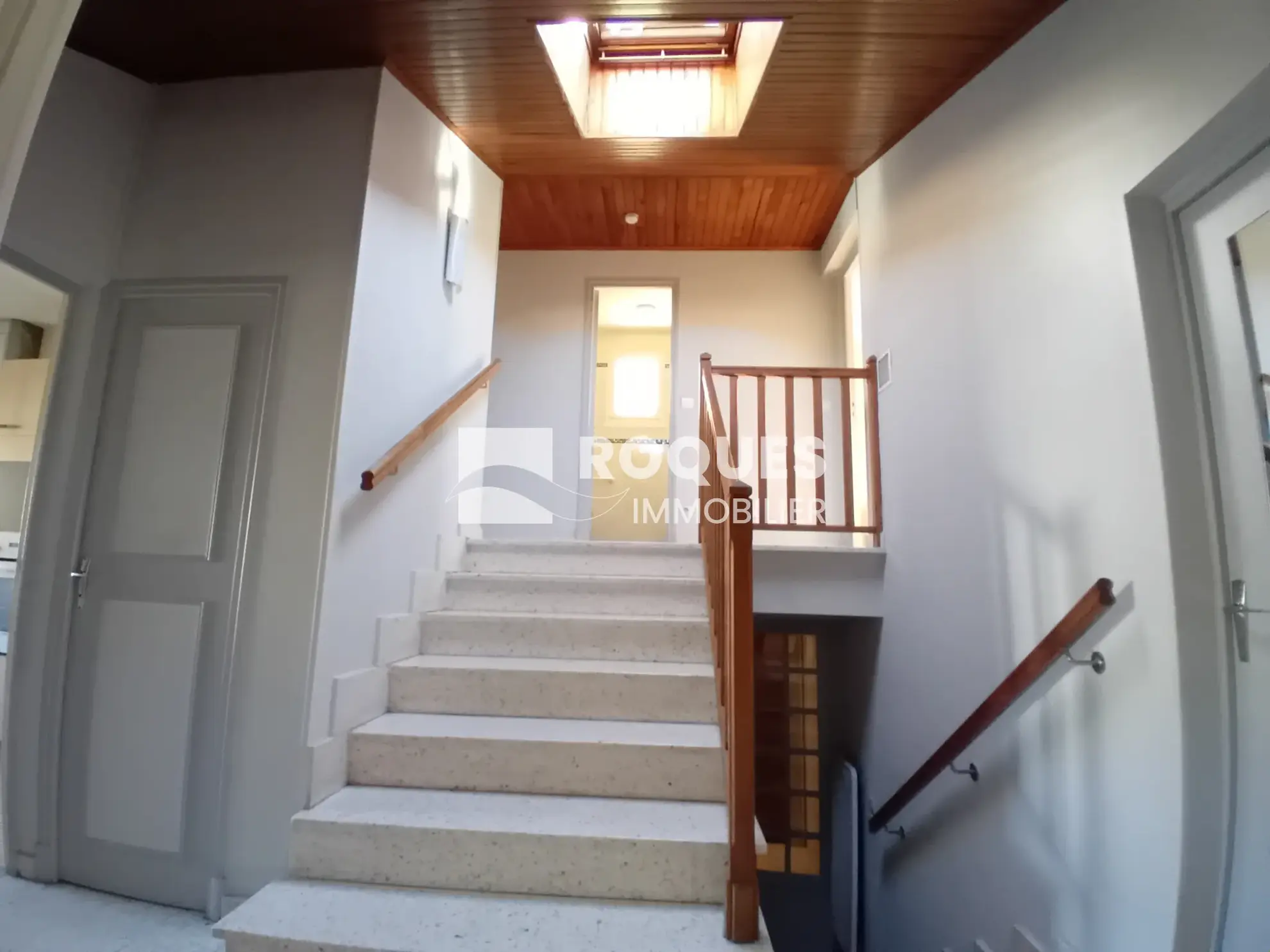 Maison familiale T5 à Millau avec jardin, garage et atelier - Secteur agréable 