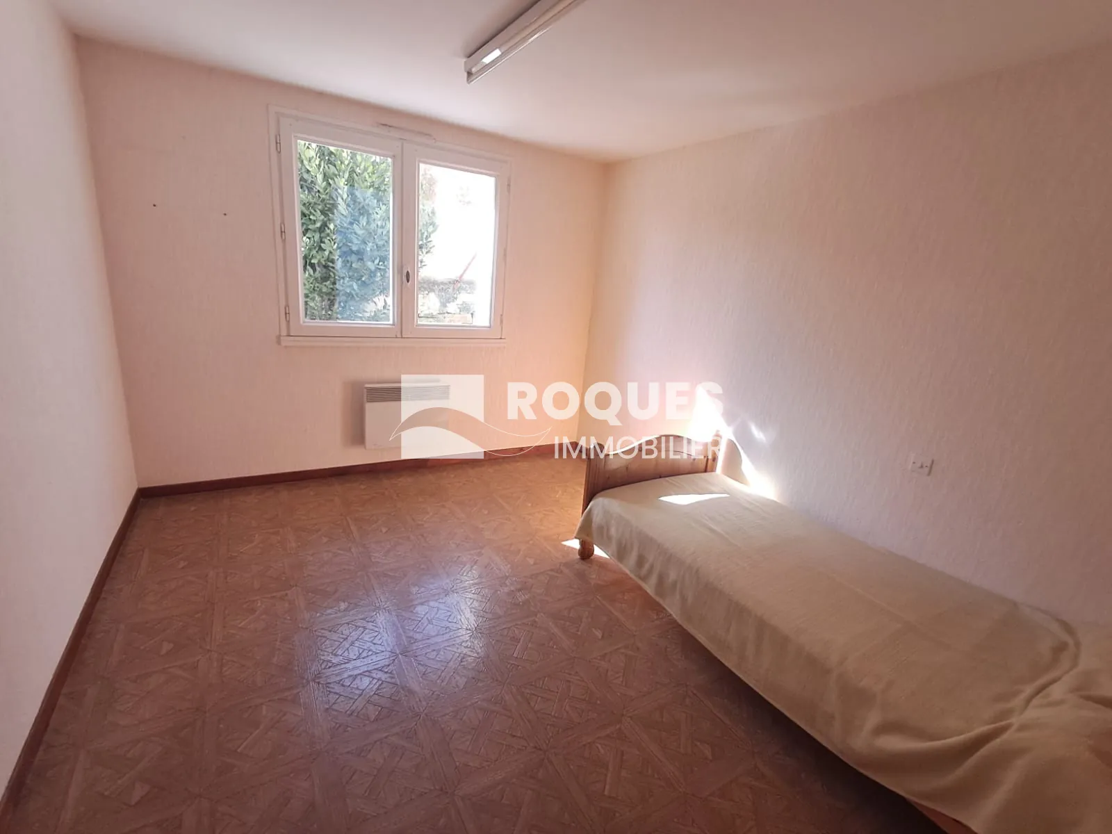 Maison familiale T5 à Millau avec jardin, garage et atelier - Secteur agréable 