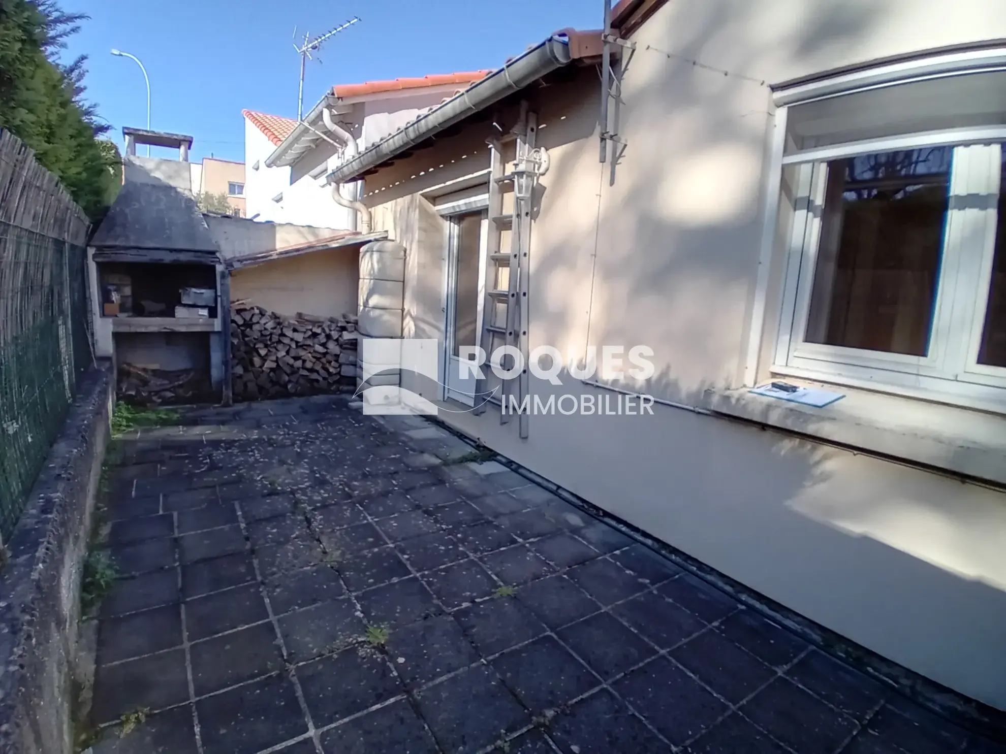 Maison familiale T5 à Millau avec jardin, garage et atelier - Secteur agréable 