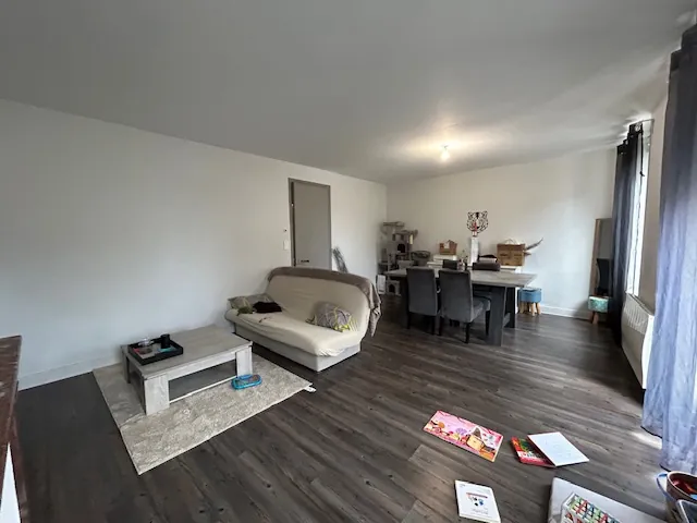 Immeuble de rapport à Marmande avec espace commercial et appartement 