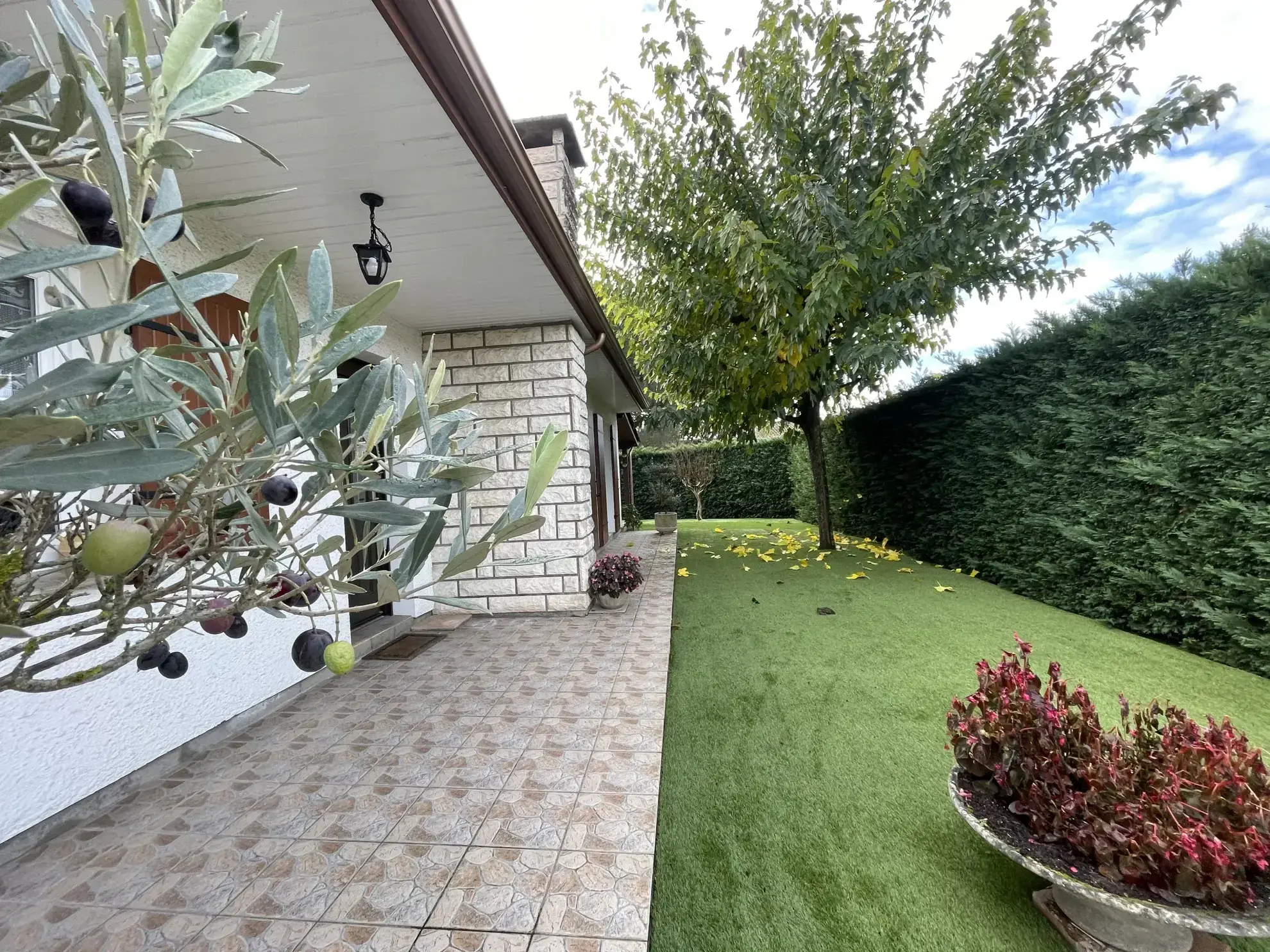 Maison de plain-pied avec jardin et grand garage à Libourne 